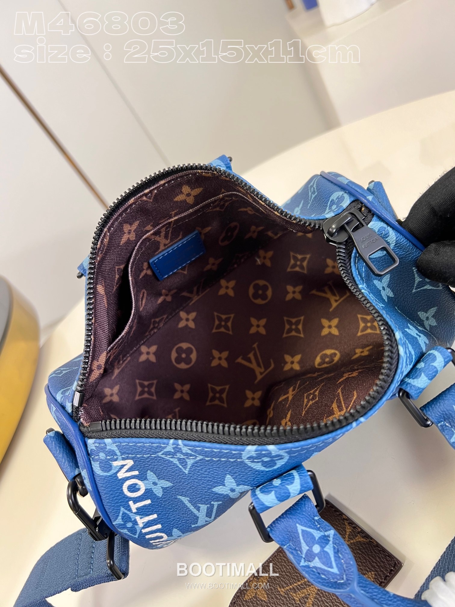 Louis Vuitton Keepall Bandoulière 25 Bag Coated Canvas Leather Trim Duffle Shoulder Bag with Strap 루이비통 키폴 반둘리에 25 코팅 캔버스 레더 트리밍 더플 숄더백 스트랩 M46803 25cm 8