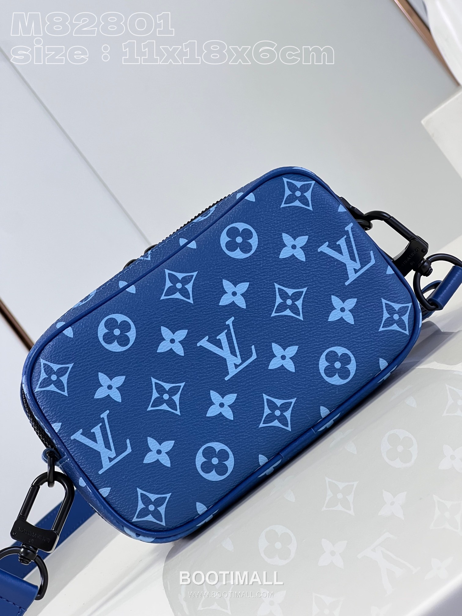 Louis Vuitton Nano Alpha Monogram Canvas Crossbody Bag with Front Pocket Strap Detail 루이비통 나노 알파 모노그램 캔버스 크로스바디백 M82801 11cm 4