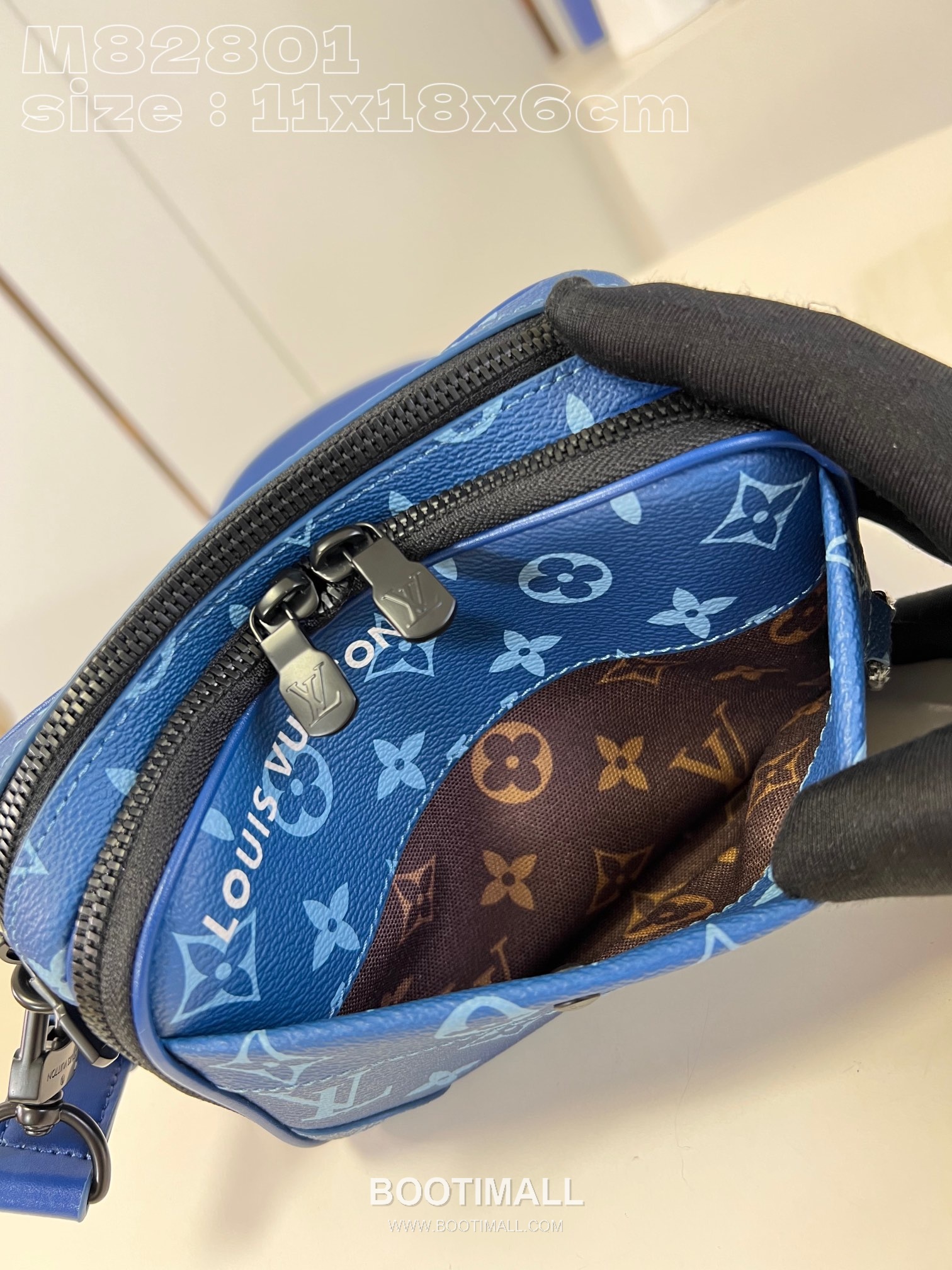Louis Vuitton Nano Alpha Monogram Canvas Crossbody Bag with Front Pocket Strap Detail 루이비통 나노 알파 모노그램 캔버스 크로스바디백 M82801 11cm 7