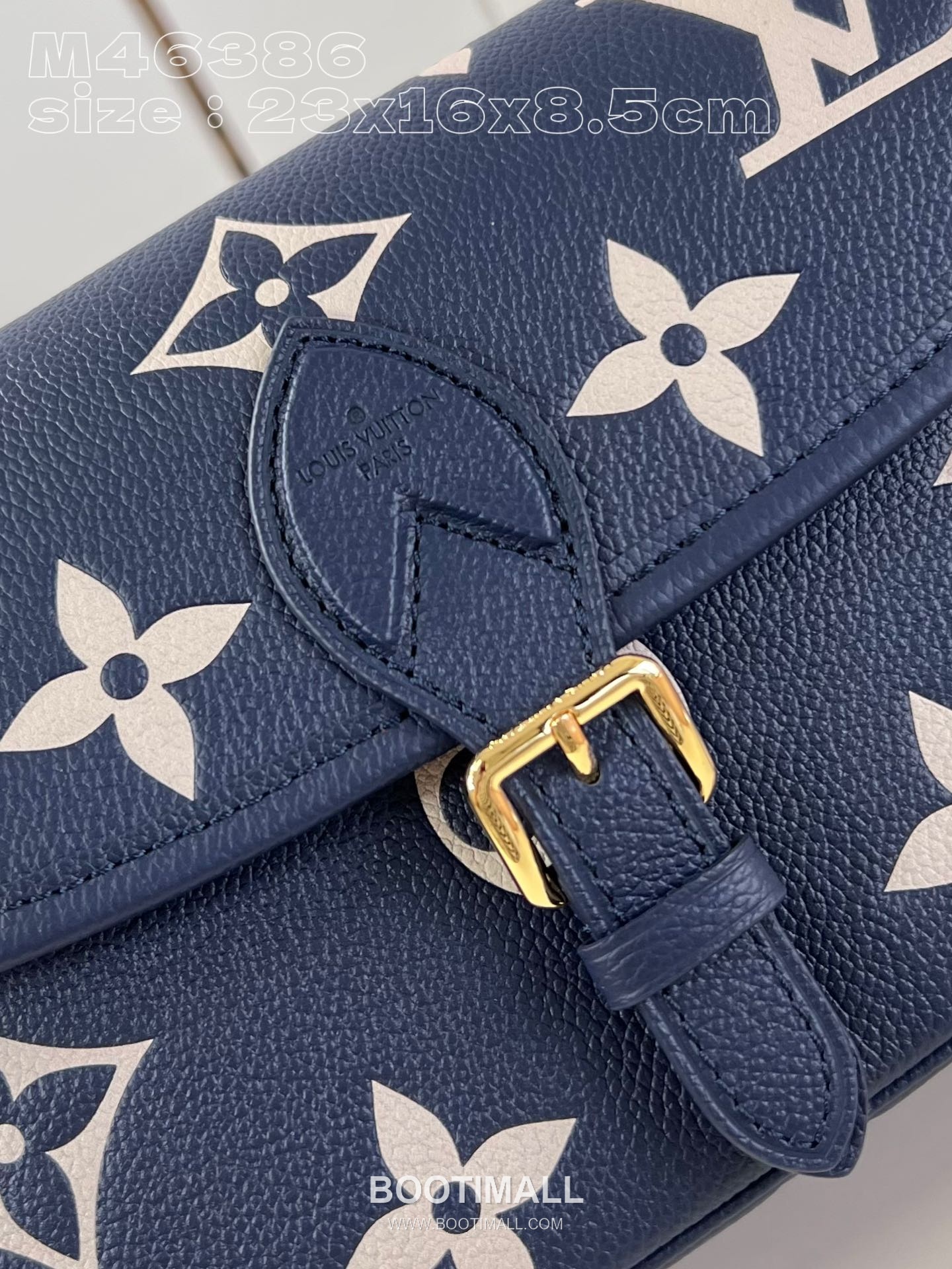 Louis Vuitton Diane Monogram Empreinte Calfskin Leather Shoulder Bag with Strap Detail 루이비통 디안느 모노그램 앙프렝뜨 카프스킨 레더 숄더백 M46386 23cm 2