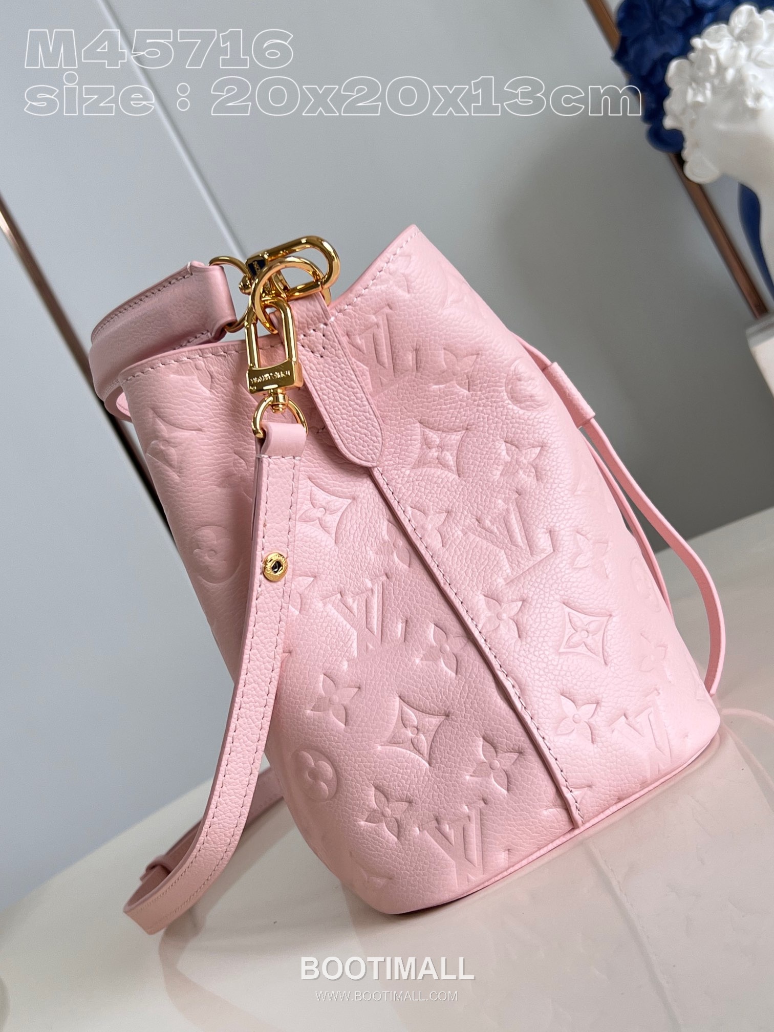 Louis Vuitton Néonoé BB Monogram Empreinte Calfskin Leather Bucket Bag with Drawstring Strap Detail 루이비통 네오노에 BB 모노그램 앙프렝뜨 카프스킨 레더 버킷백 M45716 20cm 3