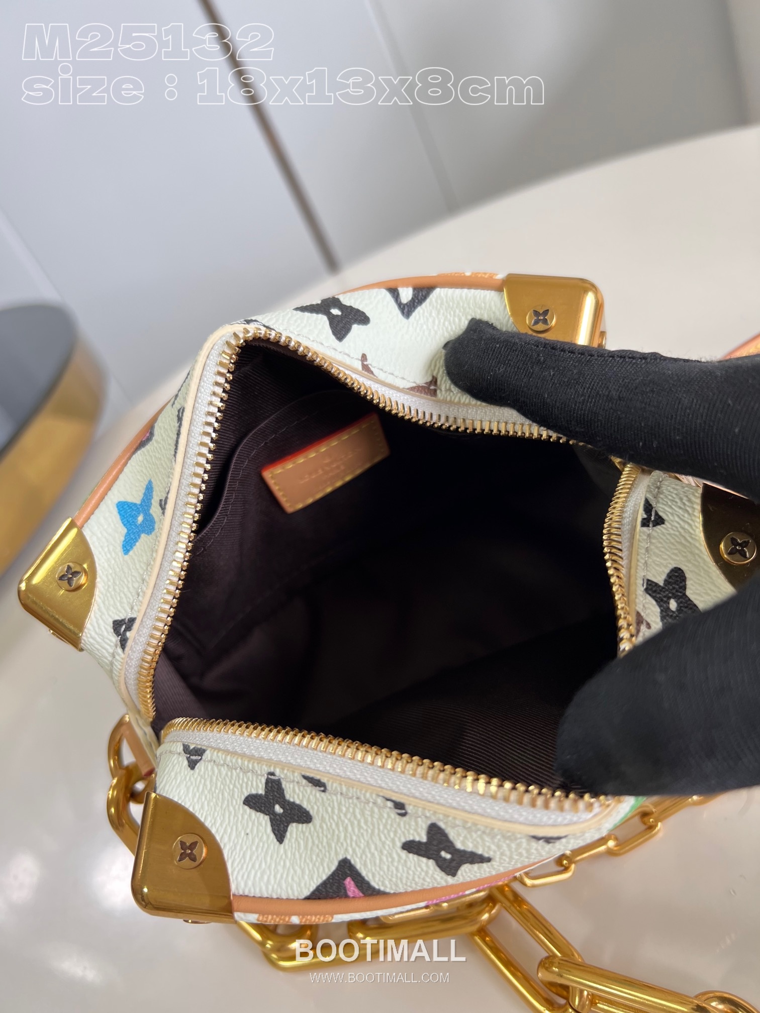Louis Vuitton Mini Soft Trunk Monogram Canvas Crossbody Bag with Chain Zip Detail 루이비통 미니 소프트 트렁크 모노그램 캔버스 크로스바디백 M25132 18.5cm 8