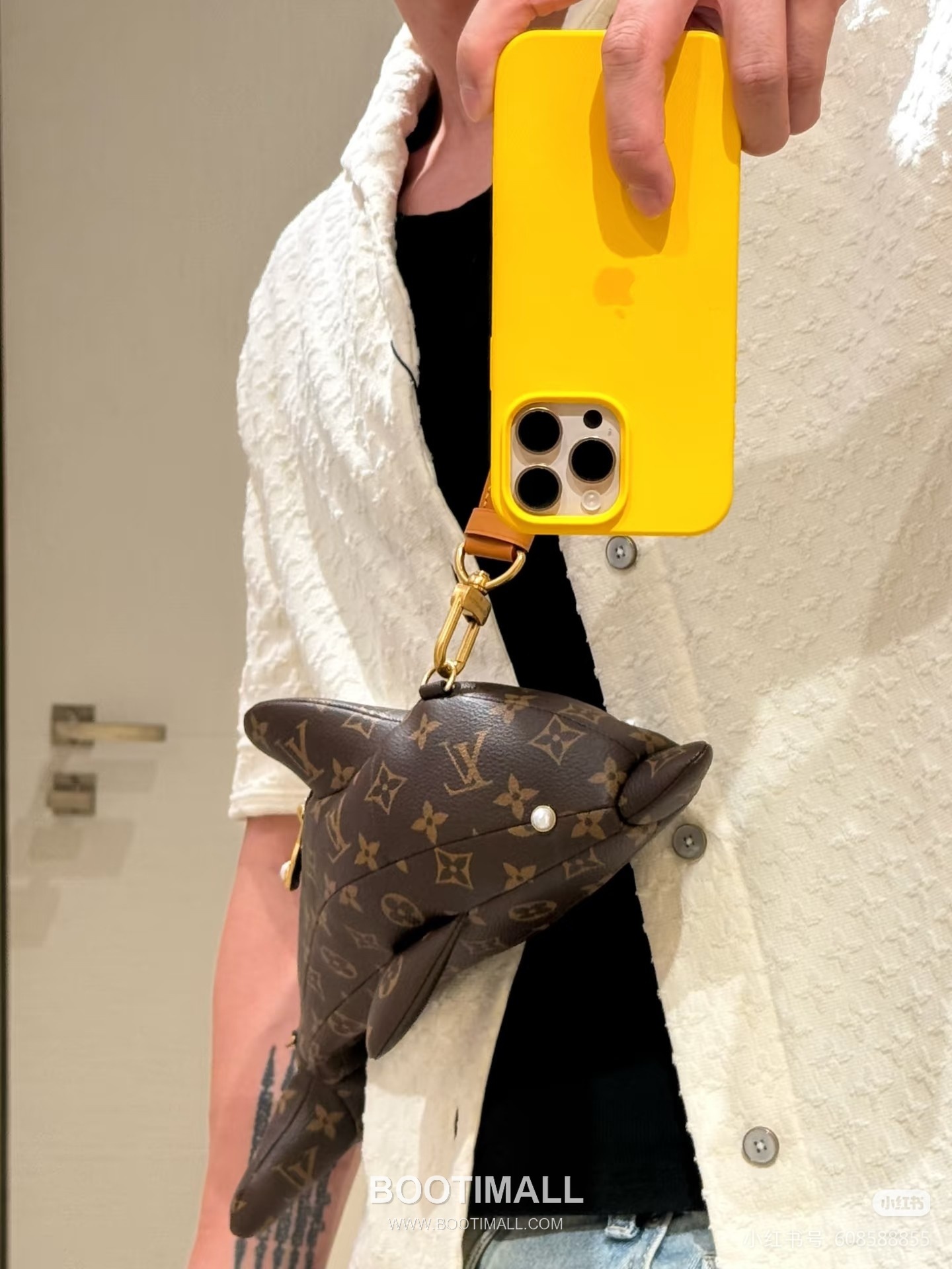 Louis Vuitton Dolphin Monogram Canvas Duffle Bag with Handle Strap Detail 루이비통 돌핀 모노그램 캔버스 더플백 M14963 38cm 6