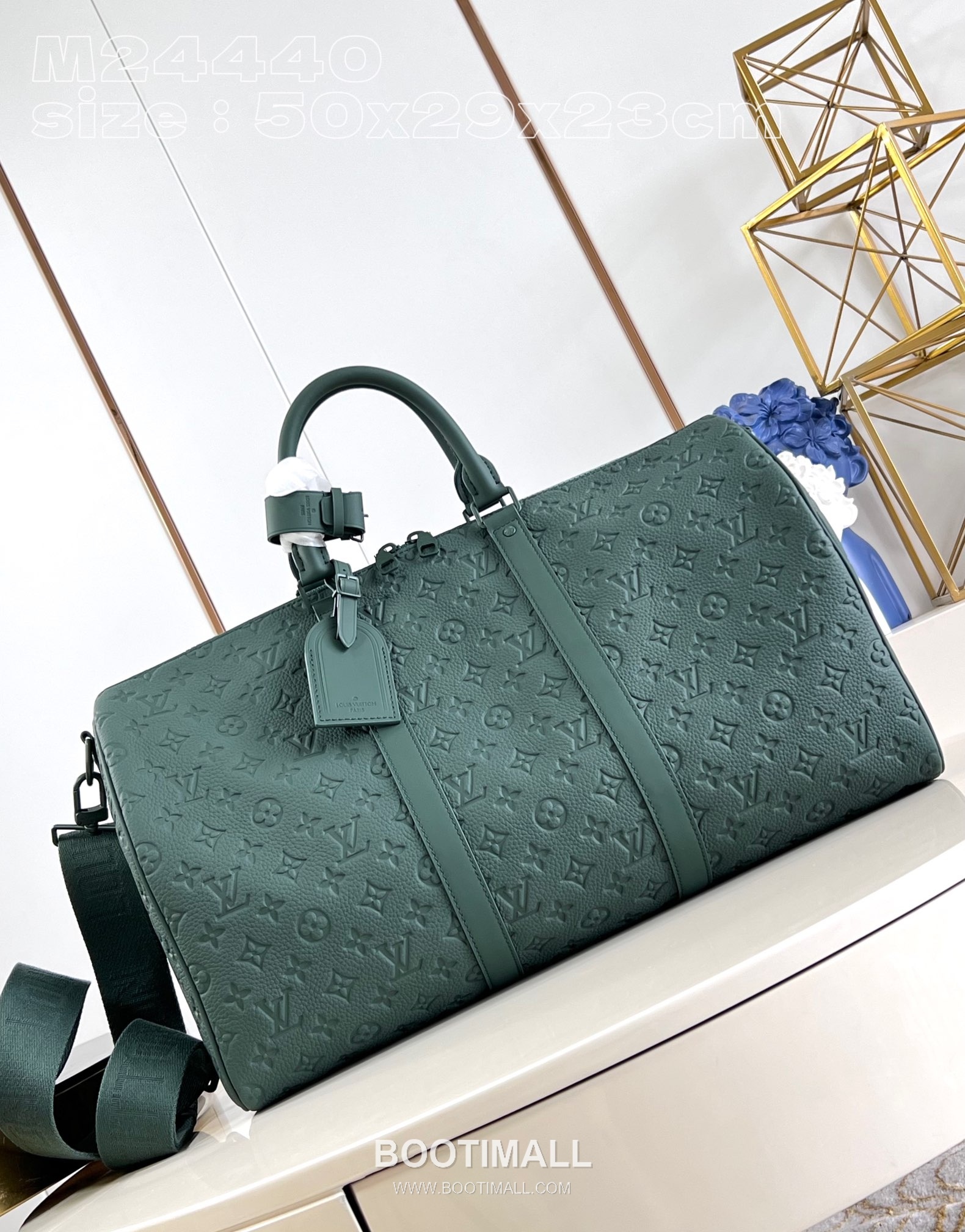 Louis Vuitton Keepall Bandoulière 50 Taurillon Leather Duffle Bag with Strap Metal Detail 루이비통 키폴 반둘리에 50 타우릴론 레더 더플백 M24440 50cm 1