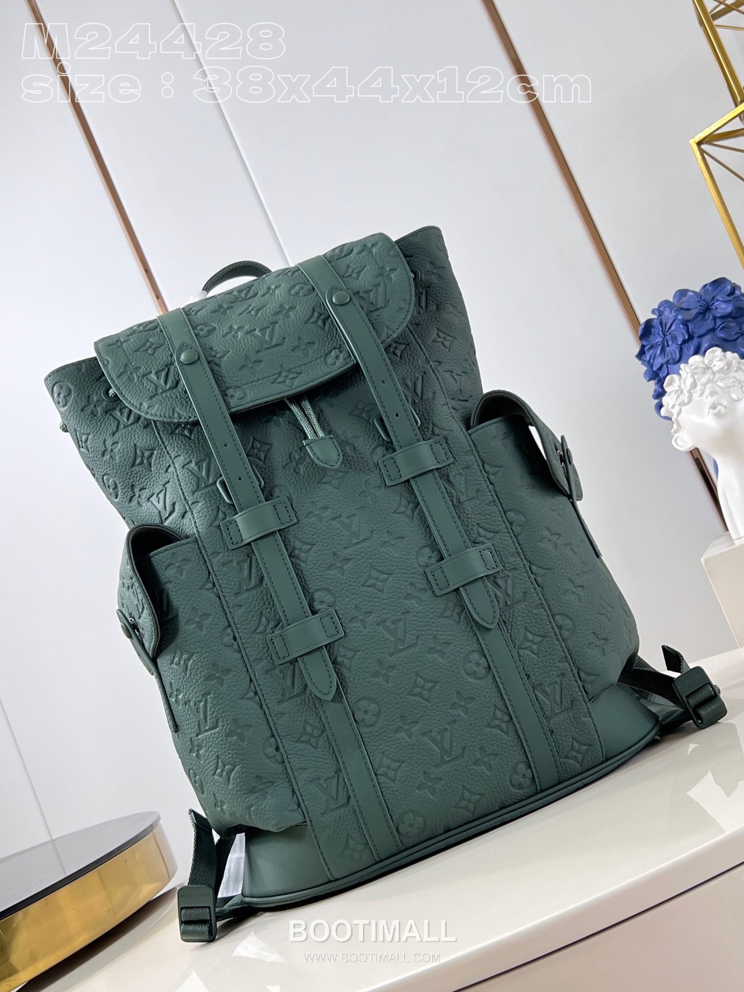 Louis Vuitton Christopher Taurillon Leather Backpack with Flap Pocket Strap Detail 루이비통 크리스토퍼 타우릴론 레더 백팩 M24428 38cm 1