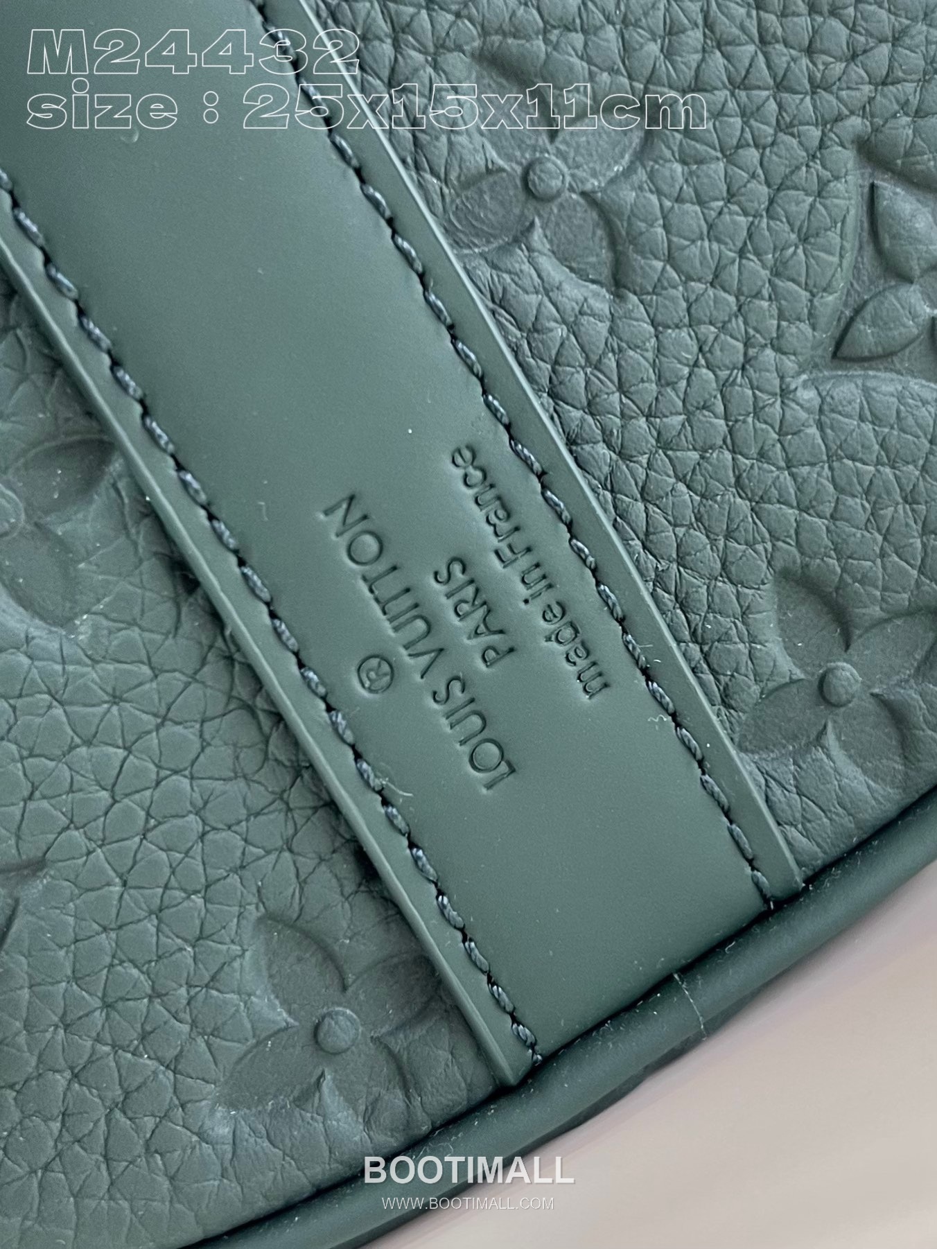 Louis Vuitton Keepall Bandoulière 25 Taurillon Leather Duffle Bag with Strap Logo Detail 루이비통 키폴 반둘리에 25 타우릴론 레더 더플백 M24432 25cm 4