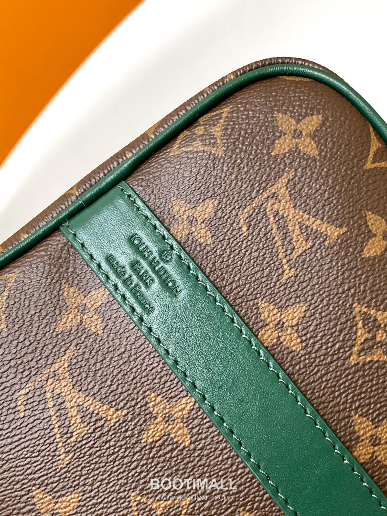 Louis Vuitton Keepall Bandoulière 35 Monogram Eclipse Canvas Duffle Bag with Strap Name Tag Detail 루이비통 키폴 반둘리에 35 모노그램 이클립스 캔버스 더플백 M13201 34cm 7