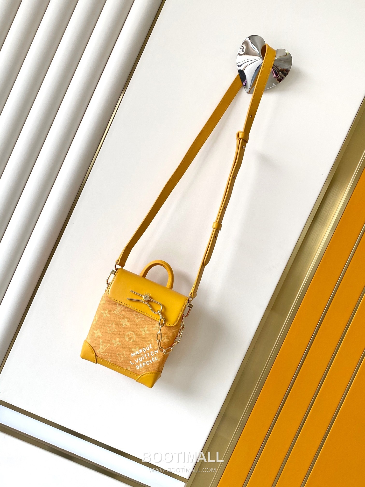 Louis Vuitton Nano Steamer Monogram Eclipse Canvas Crossbody Bag with Chain Strap Corner Detail 루이비통 나노 스티머 모노그램 이클립스 캔버스 크로스바디백 M12655 15cm 1