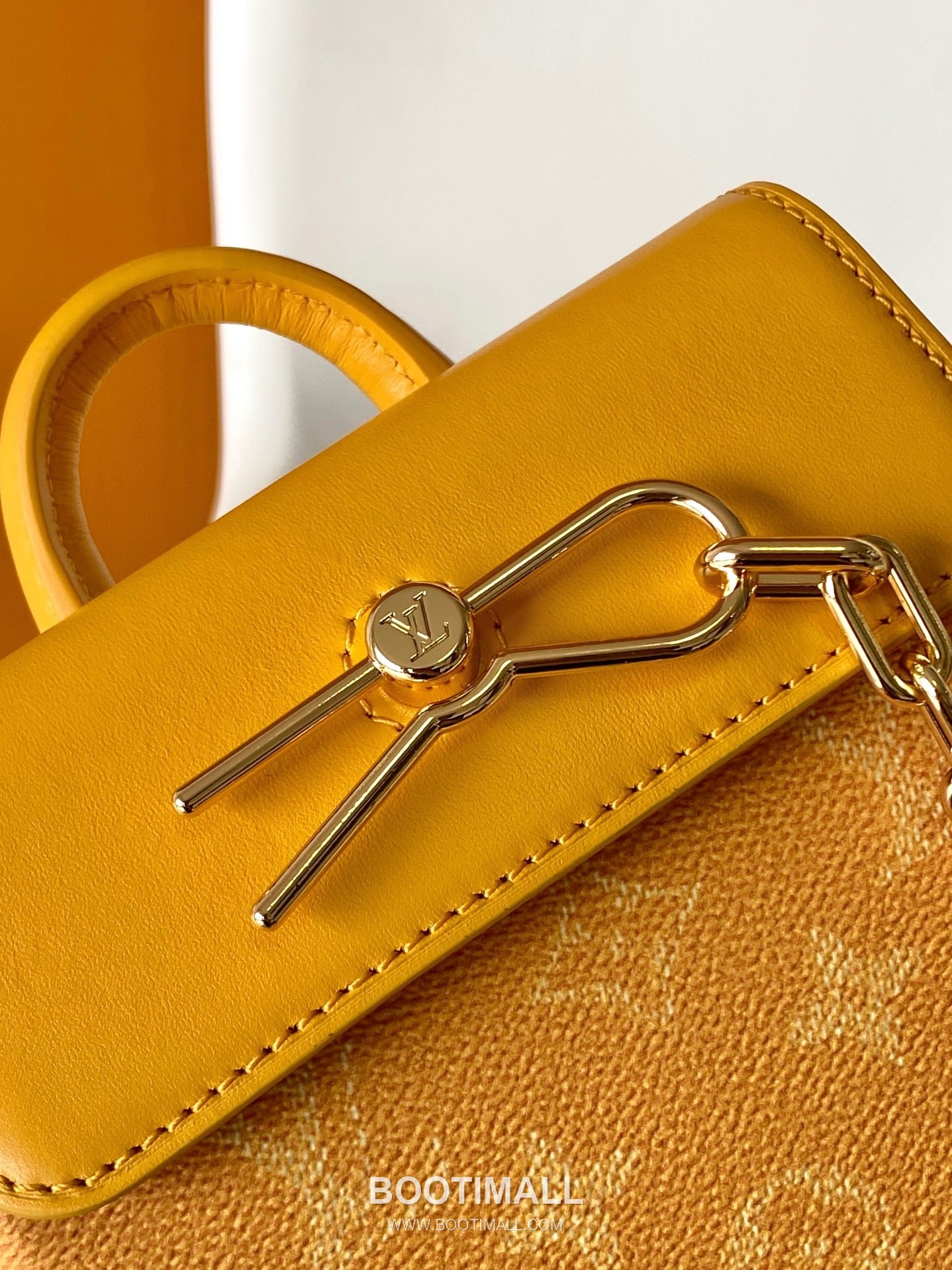 Louis Vuitton Nano Steamer Monogram Eclipse Canvas Crossbody Bag with Chain Strap Corner Detail 루이비통 나노 스티머 모노그램 이클립스 캔버스 크로스바디백 M12655 15cm 5