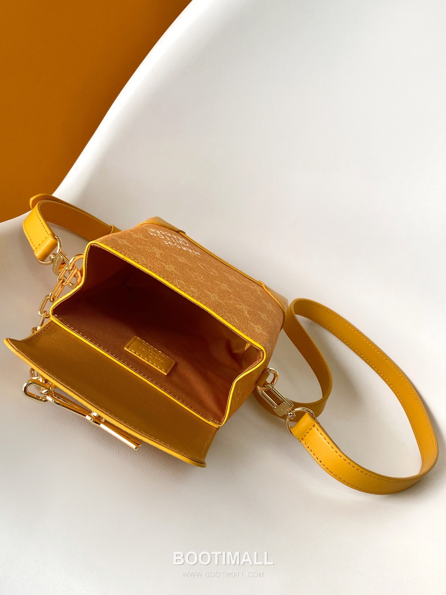 Louis Vuitton Nano Steamer Monogram Eclipse Canvas Crossbody Bag with Chain Strap Corner Detail 루이비통 나노 스티머 모노그램 이클립스 캔버스 크로스바디백 M12655 15cm 9