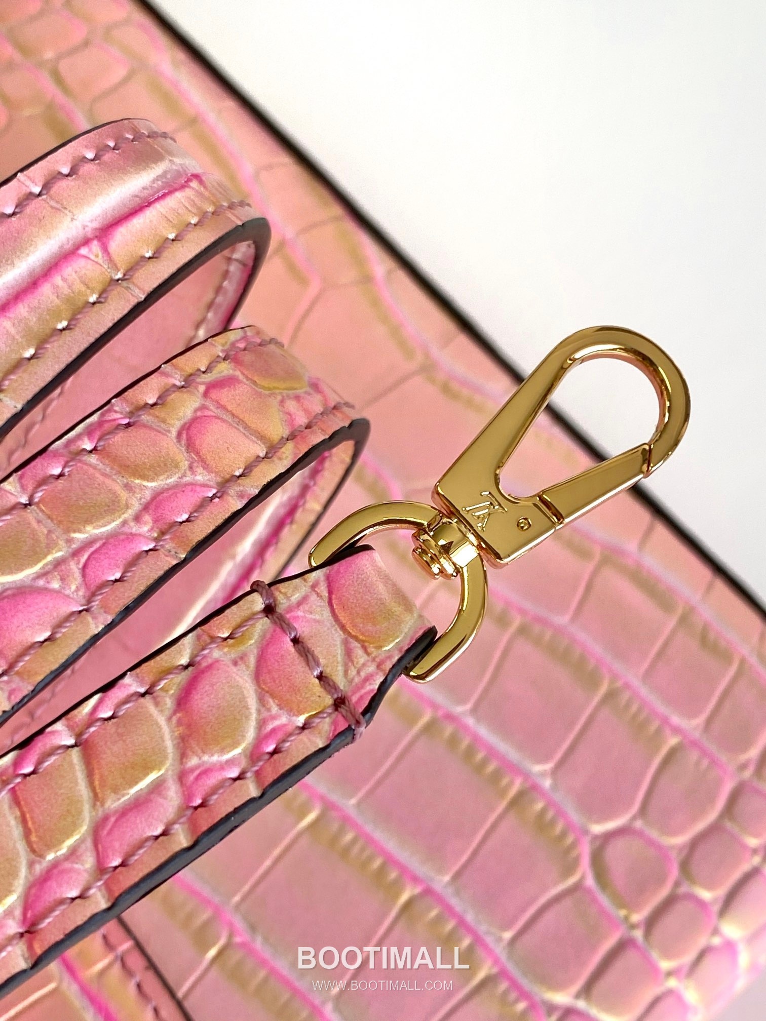 Louis Vuitton Calfskin Leather Top Handle Bag with Strap Metal Detail 루이비통 카프스킨 레더 탑핸들백 M93429 21cm 7