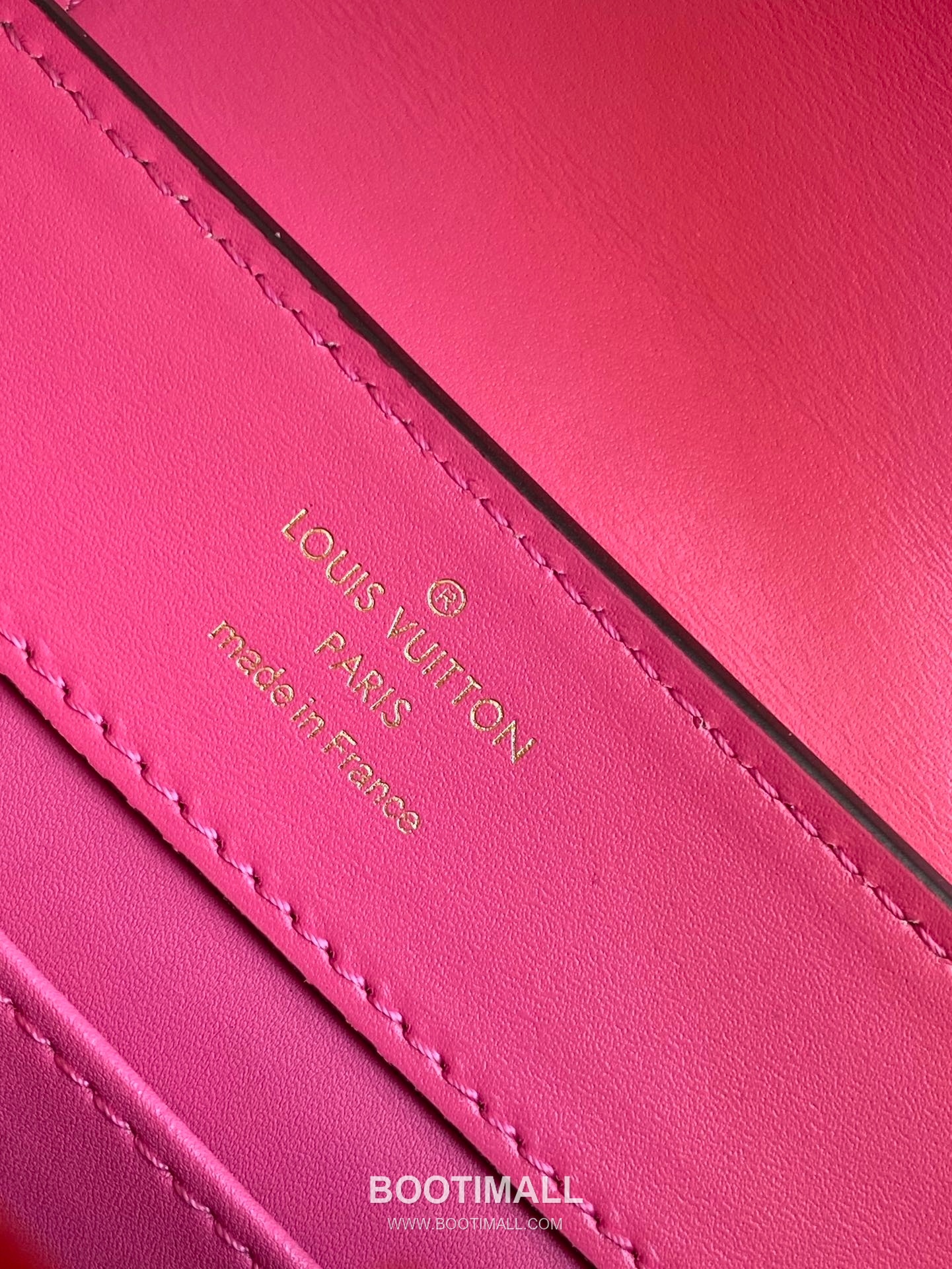 Louis Vuitton Calfskin Leather Top Handle Bag with Strap Metal Detail 루이비통 카프스킨 레더 탑핸들백 M93429 21cm 9