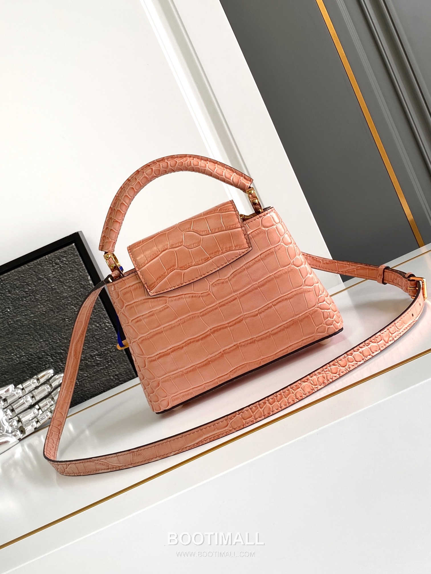 Louis Vuitton Calfskin Leather Top Handle Bag with Strap Metal Detail 루이비통 카프스킨 레더 탑핸들백 M93429 21cm 3