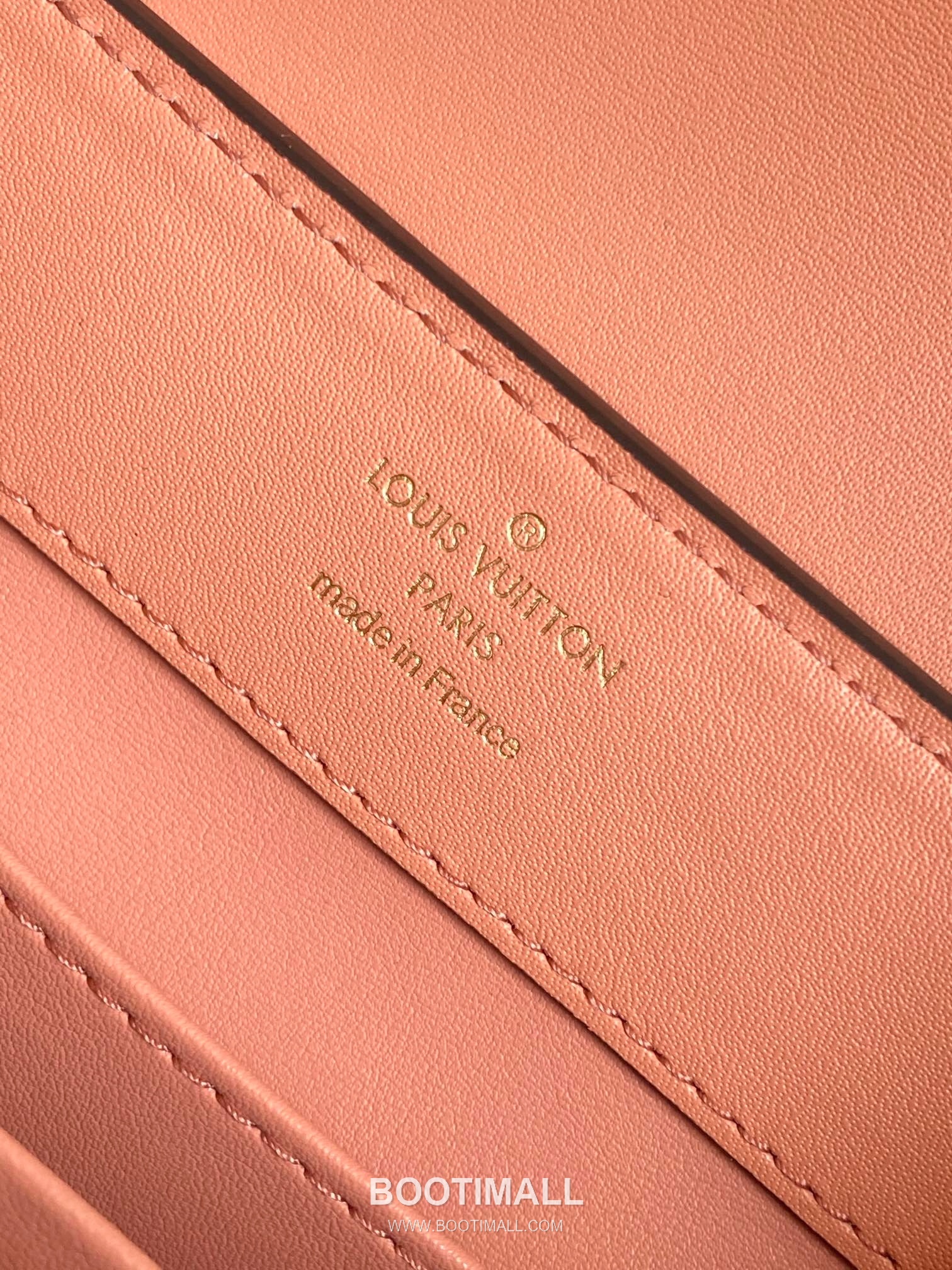 Louis Vuitton Calfskin Leather Top Handle Bag with Strap Metal Detail 루이비통 카프스킨 레더 탑핸들백 M93429 21cm 9