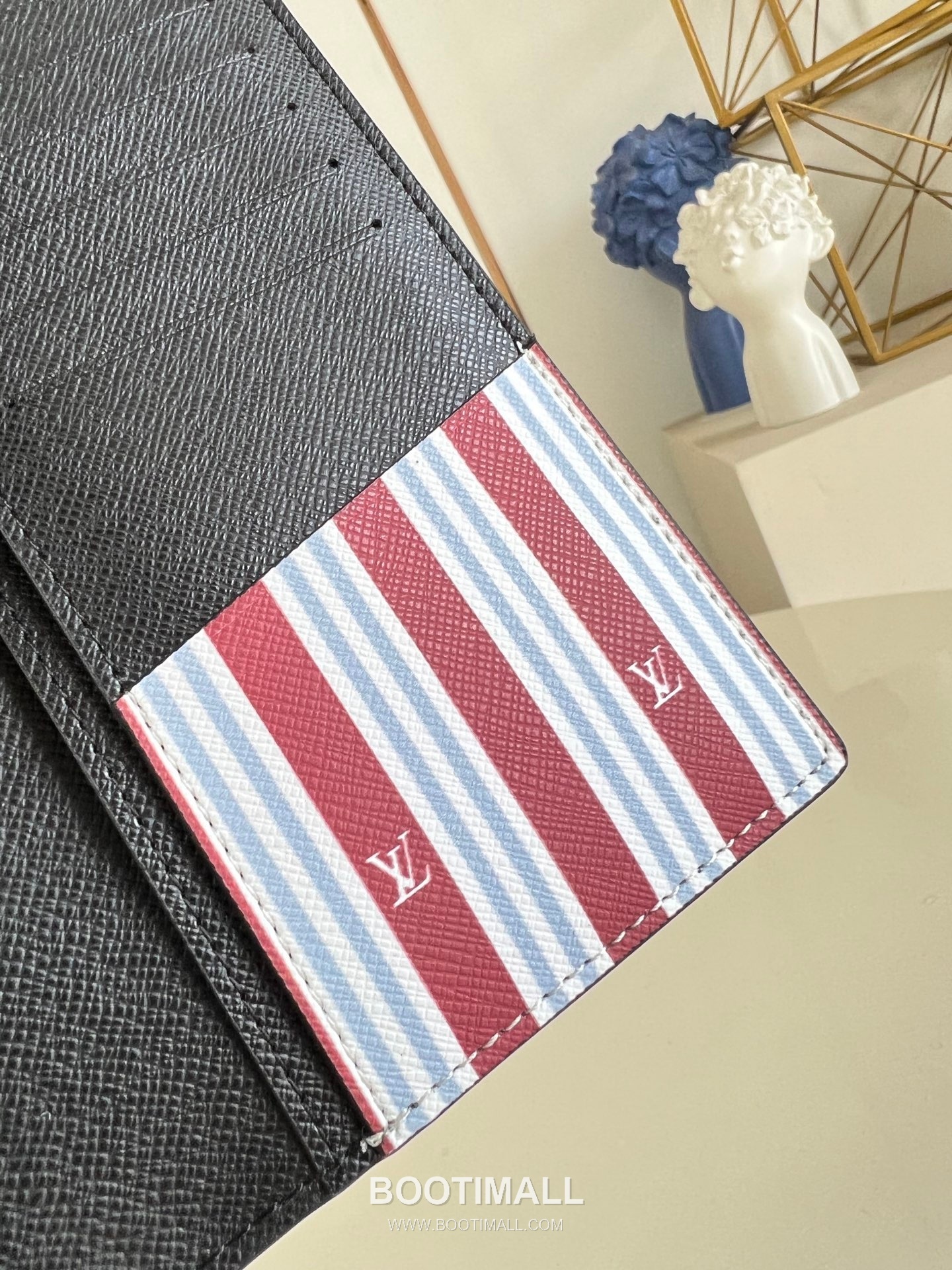 Louis Vuitton Brazza Monogram Eclipse Canvas Wallet with Zip Pocket Card Slot Detail 루이비통 브라짜 모노그램 이클립스 캔버스 장지갑 M15156 10cm 7