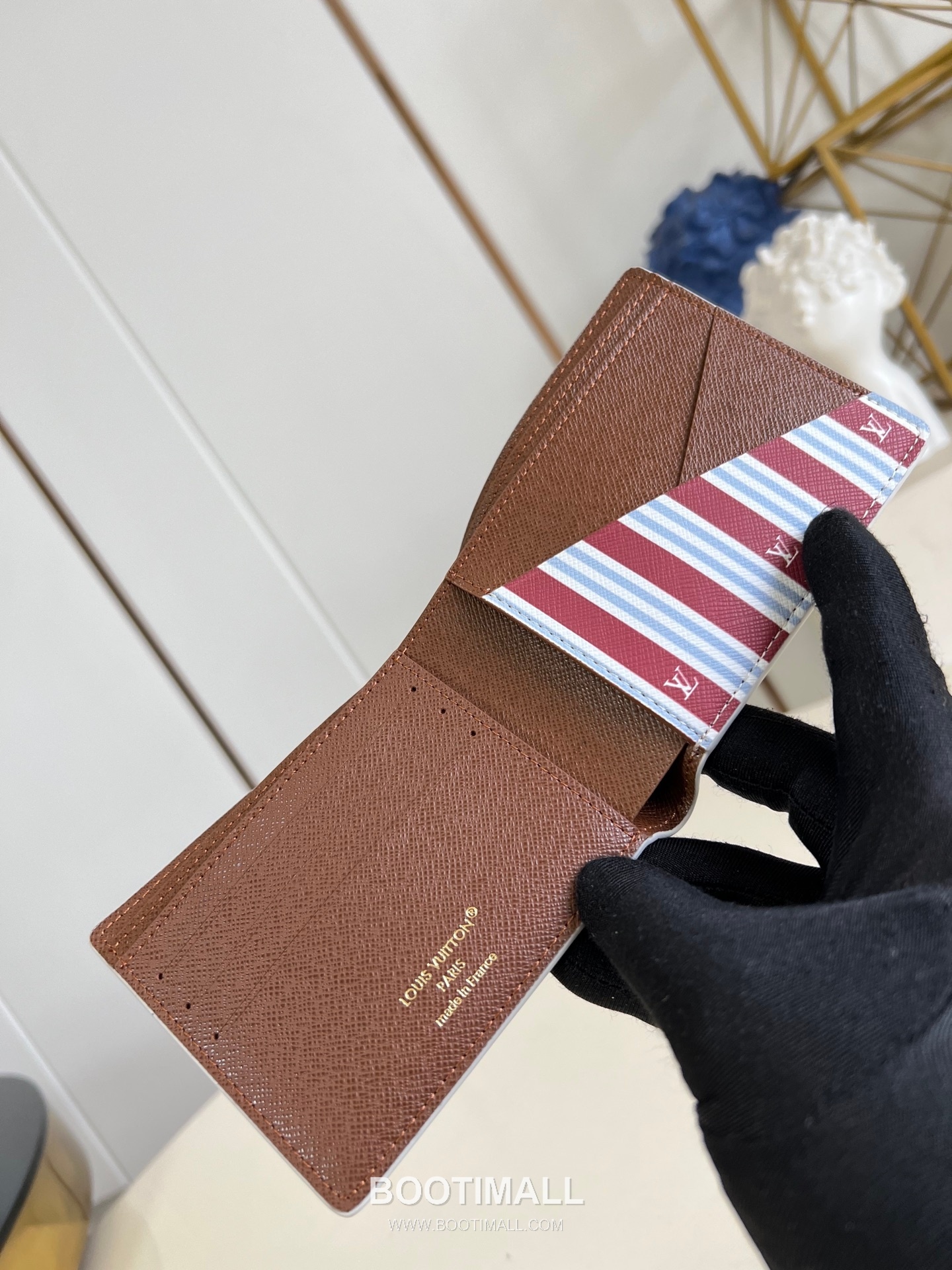 Louis Vuitton Multiple Monogram Canvas Wallet with Card Slot Pocket Detail 루이비통 멀티플 모노그램 캔버스 반지갑 M14691 11.5cm 5