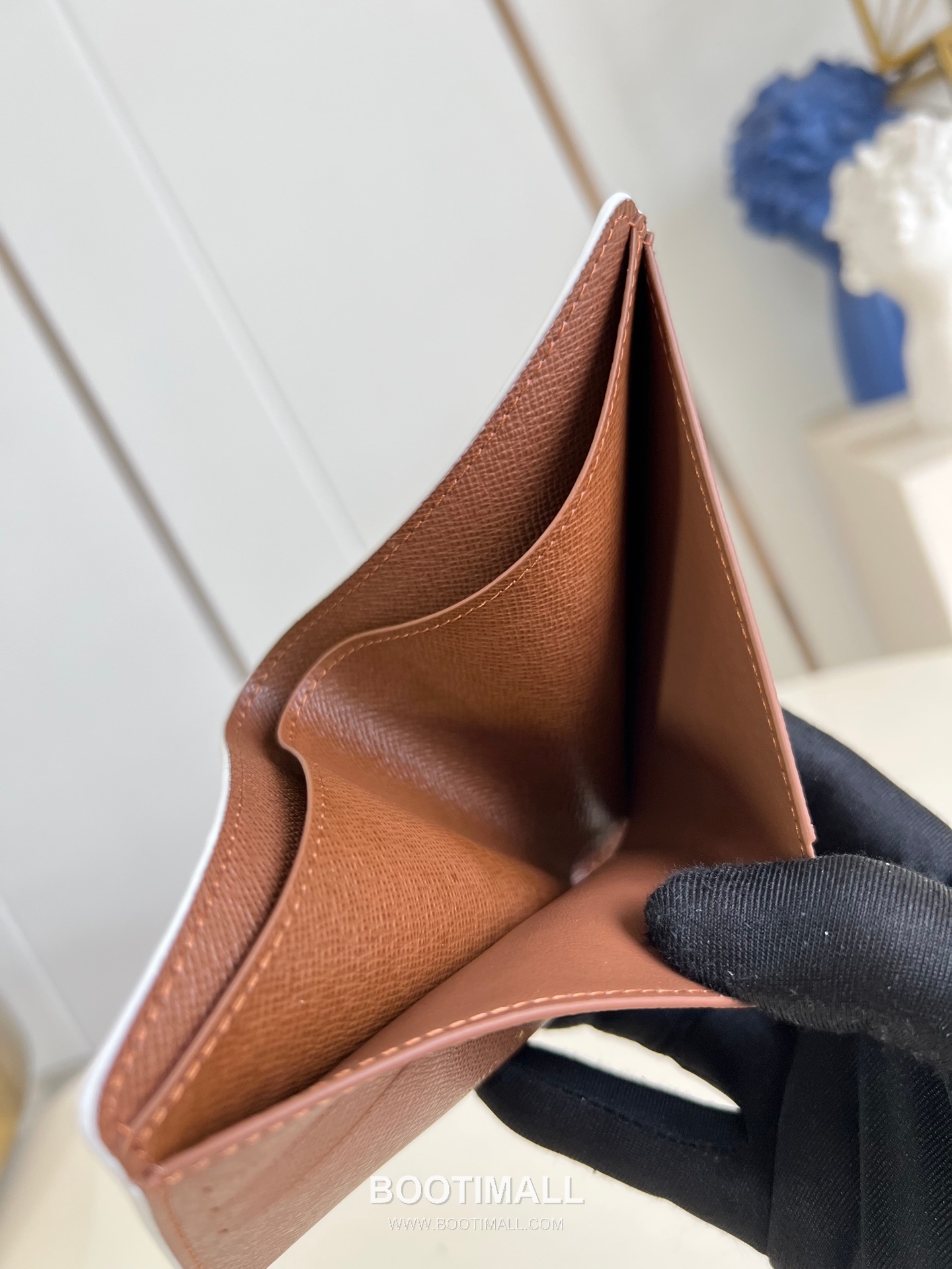 Louis Vuitton Multiple Monogram Canvas Wallet with Card Slot Pocket Detail 루이비통 멀티플 모노그램 캔버스 반지갑 M14691 11.5cm 8