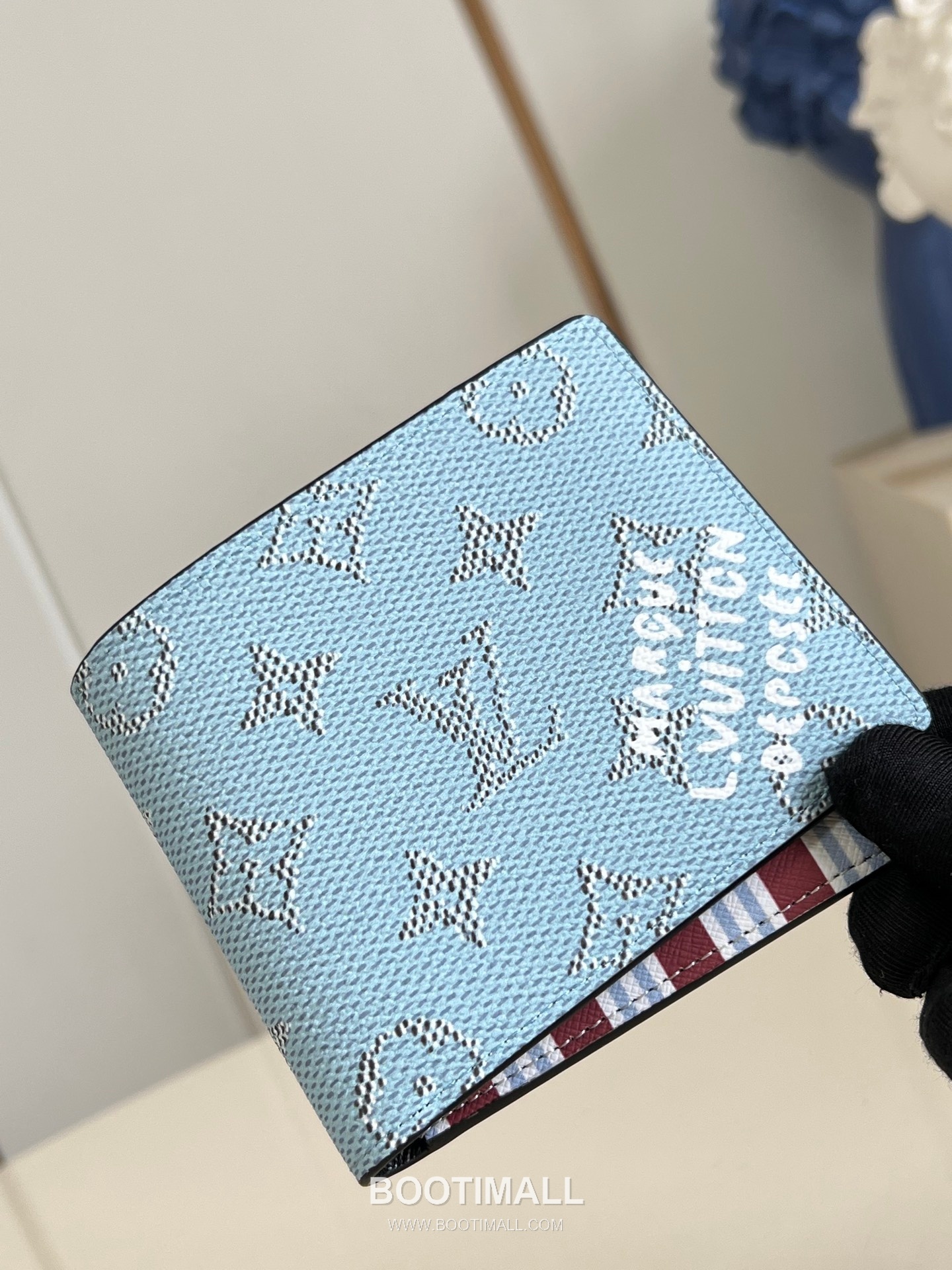 Louis Vuitton Multiple Monogram Canvas Wallet with Card Slot Pocket Detail 루이비통 멀티플 모노그램 캔버스 반지갑 M14691 11.5cm 2