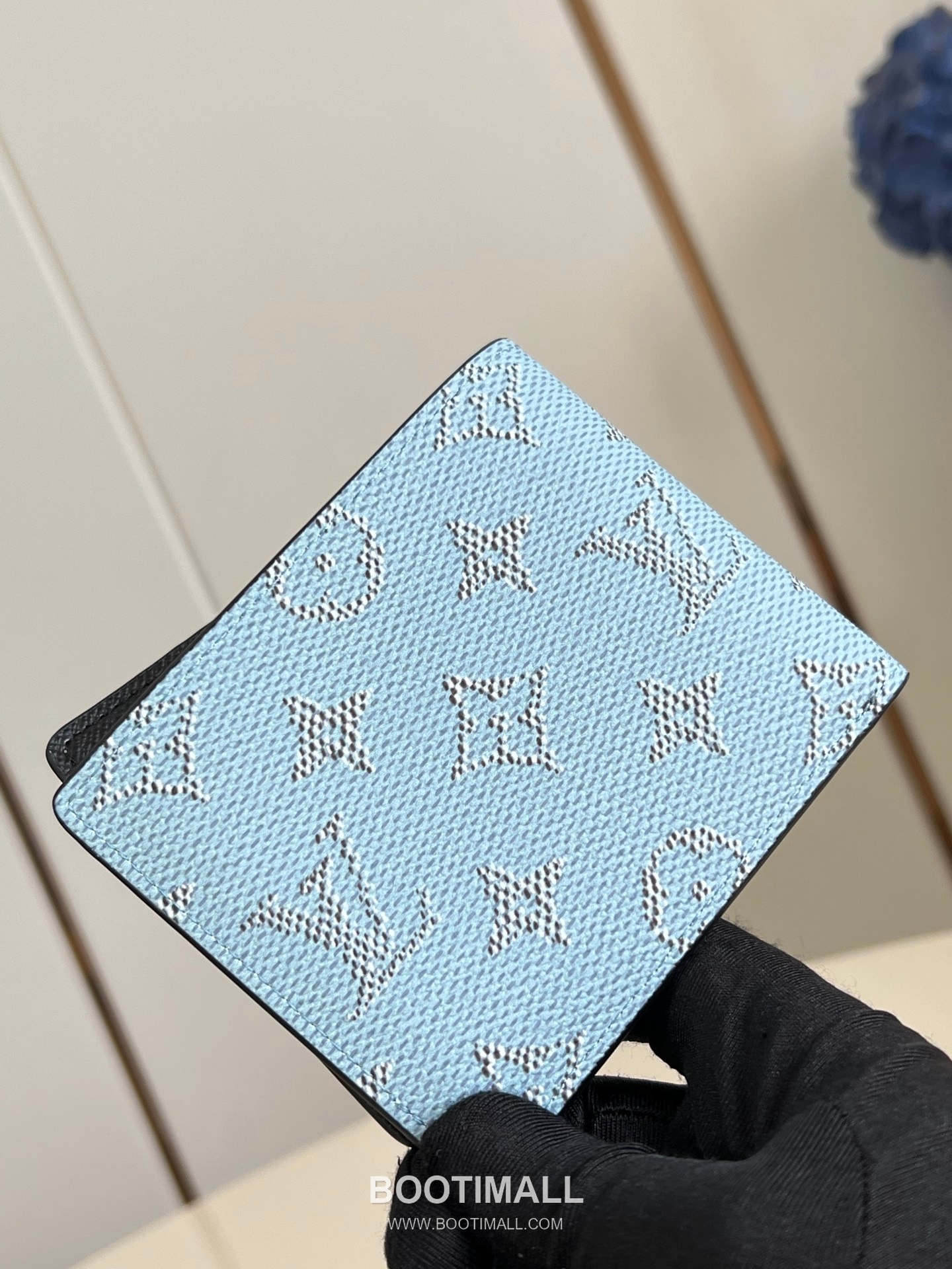 Louis Vuitton Multiple Monogram Canvas Wallet with Card Slot Pocket Detail 루이비통 멀티플 모노그램 캔버스 반지갑 M14691 11.5cm 3