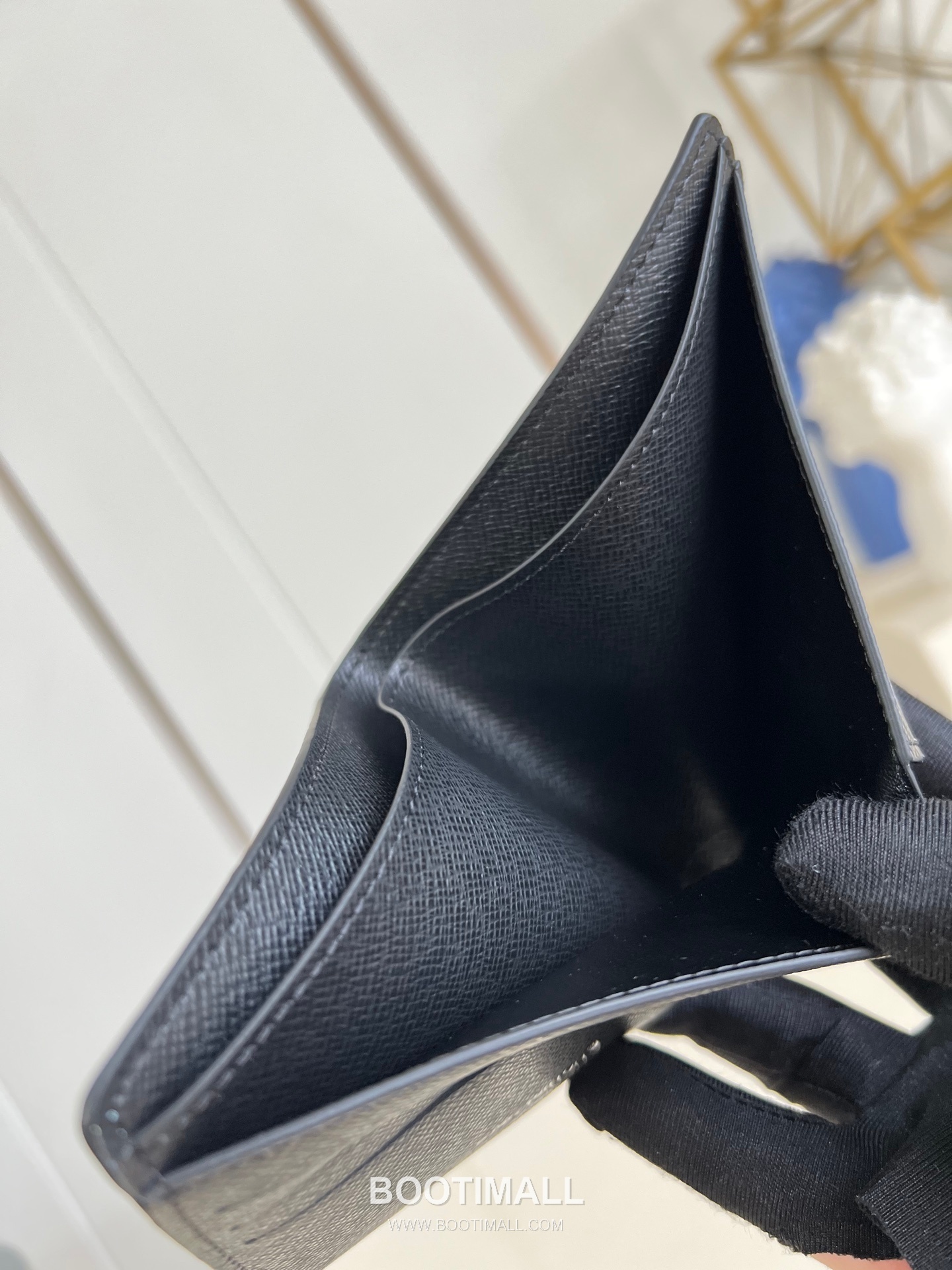 Louis Vuitton Multiple Monogram Canvas Wallet with Card Slot Pocket Detail 루이비통 멀티플 모노그램 캔버스 반지갑 M14691 11.5cm 8