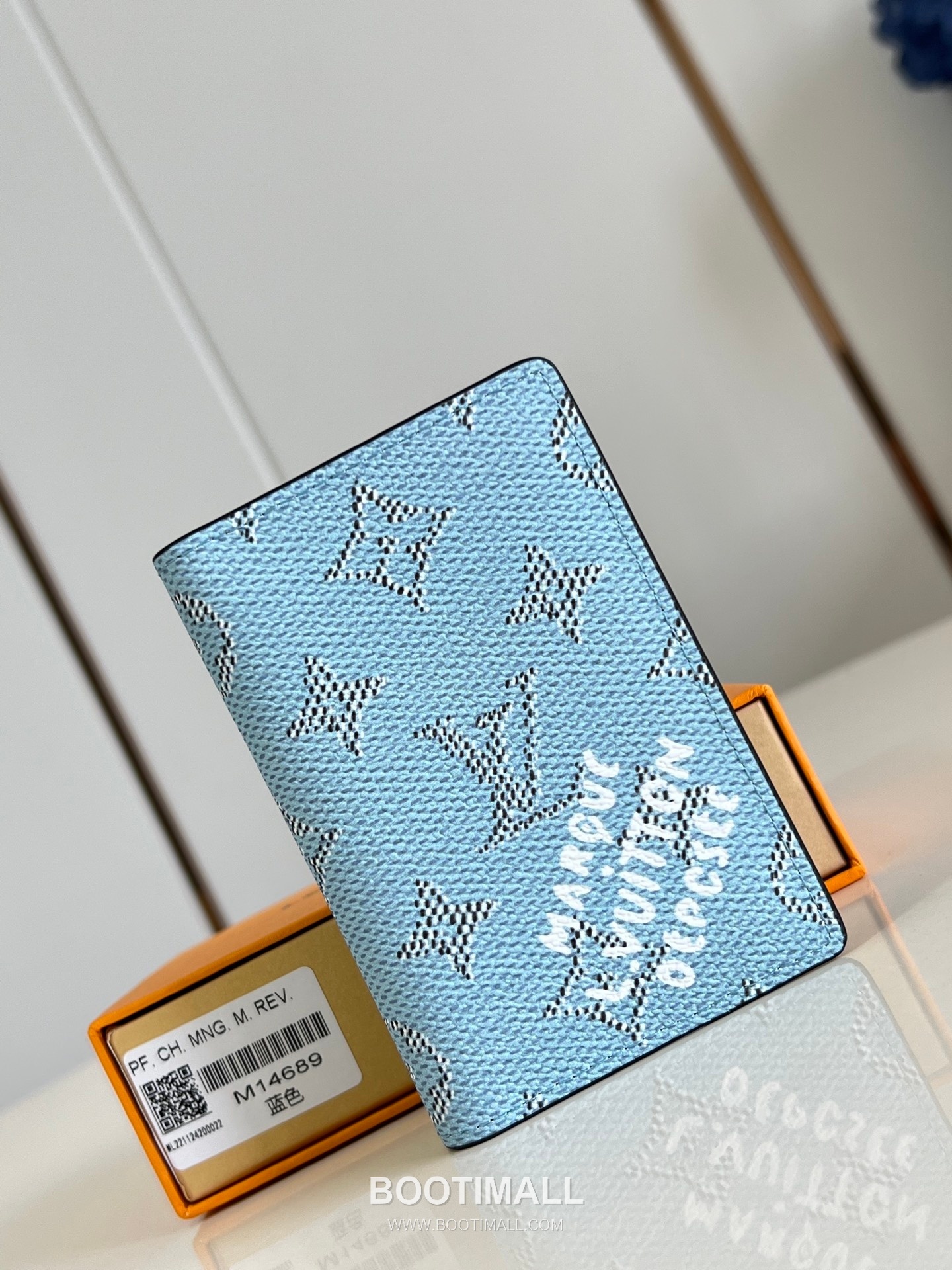 Louis Vuitton Pocket Brushed Monogram Calfskin Leather Wallet with Card Slot Pocket Detail 루이비통 포켓 브러쉬드 모노그램 카프스킨 레더 반지갑 M14689 11.1cm 1