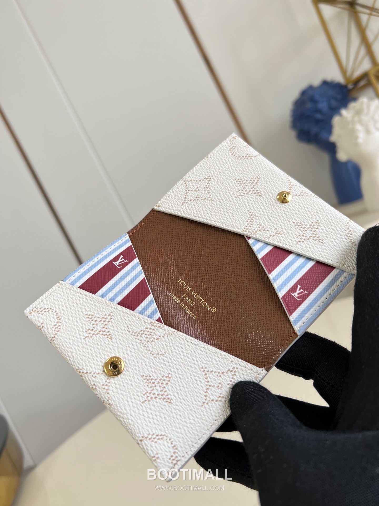 Louis Vuitton Enveloppe Carte de Visite Monogram Canvas Card Holder with Snap Button Flap Detail 루이비통 엔벨로프 카드 드 비지트 모노그램 캔버스 카드홀더 M14817 10.5cm 5