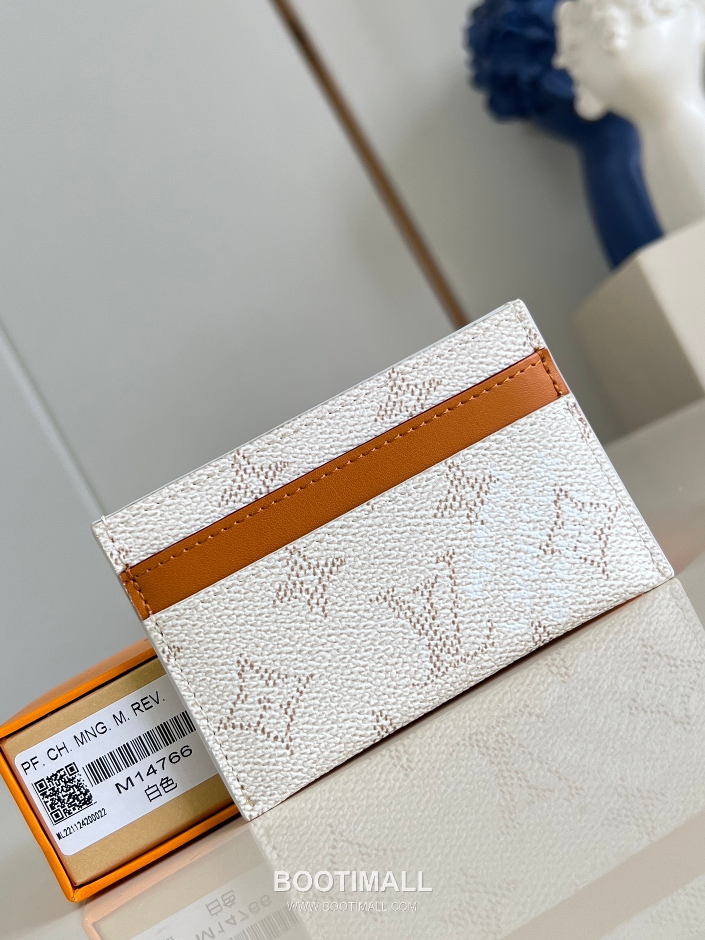 Louis Vuitton Monogram Eclipse Canvas Card Holder with Slot Pocket Detail 루이비통 모노그램 이클립스 캔버스 카드홀더 M14766 11cm 1