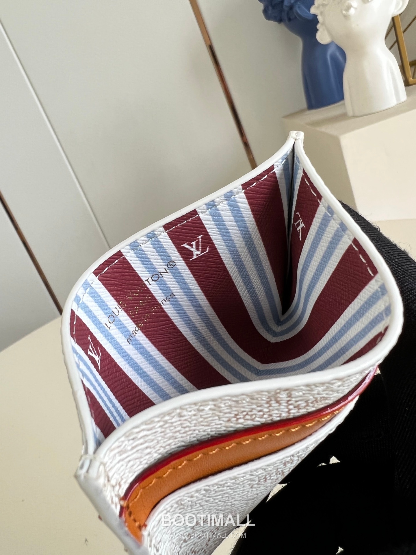 Louis Vuitton Monogram Eclipse Canvas Card Holder with Slot Pocket Detail 루이비통 모노그램 이클립스 캔버스 카드홀더 M14766 11cm 5