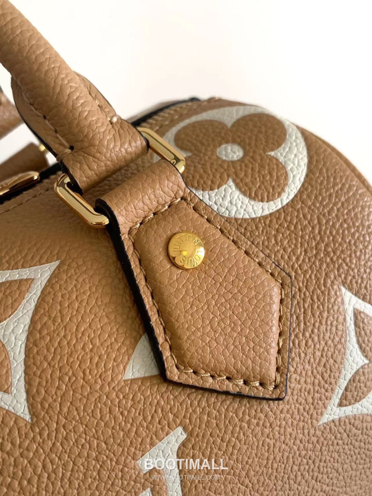 Louis Vuitton Speedy Bandoulière 20 Calfskin Leather Duffle Bag with Chain Strap Lock Detail 루이비통 스피디 반둘리에 20 카프스킨 레더 더플백 M46575 20.5cm 6