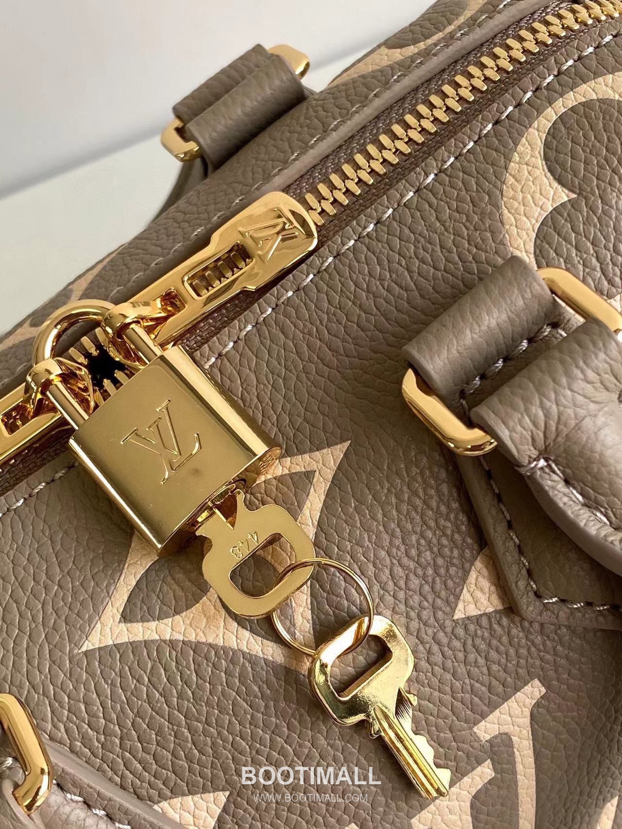 Louis Vuitton Speedy Bandoulière 20 Calfskin Leather Duffle Bag with Chain Strap Lock Detail 루이비통 스피디 반둘리에 20 카프스킨 레더 더플백 M46575 20.5cm 5