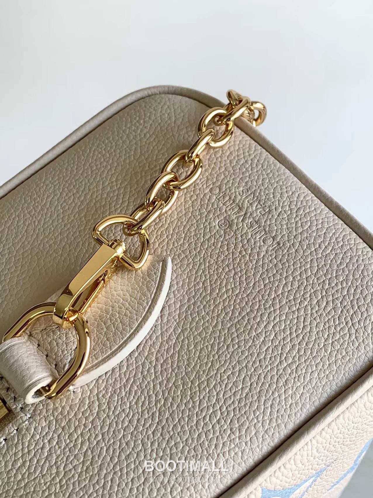 Louis Vuitton Speedy Bandoulière 20 Calfskin Leather Duffle Bag with Chain Strap Lock Detail 루이비통 스피디 반둘리에 20 카프스킨 레더 더플백 M46575 20.5cm 7