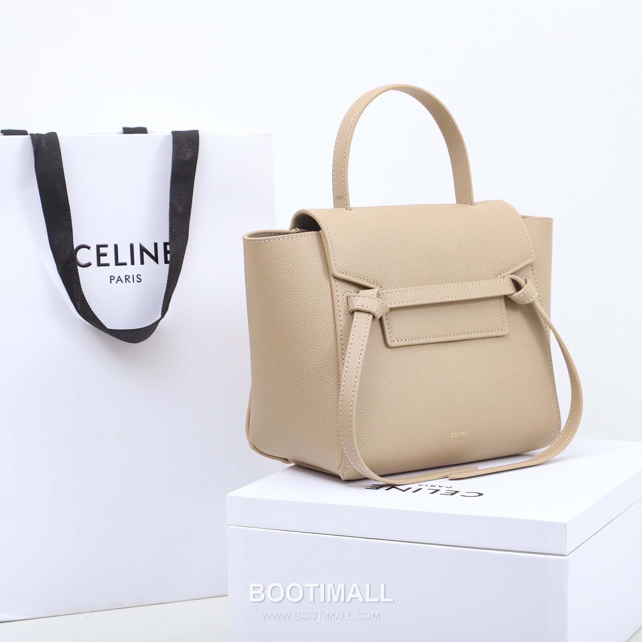 Celine Calfskin Leather Bucket Crossbody Bag with Flap Zip Strap Detail 셀린느 카프스킨 레더 버킷 크로스바디백 175519 20cm 2