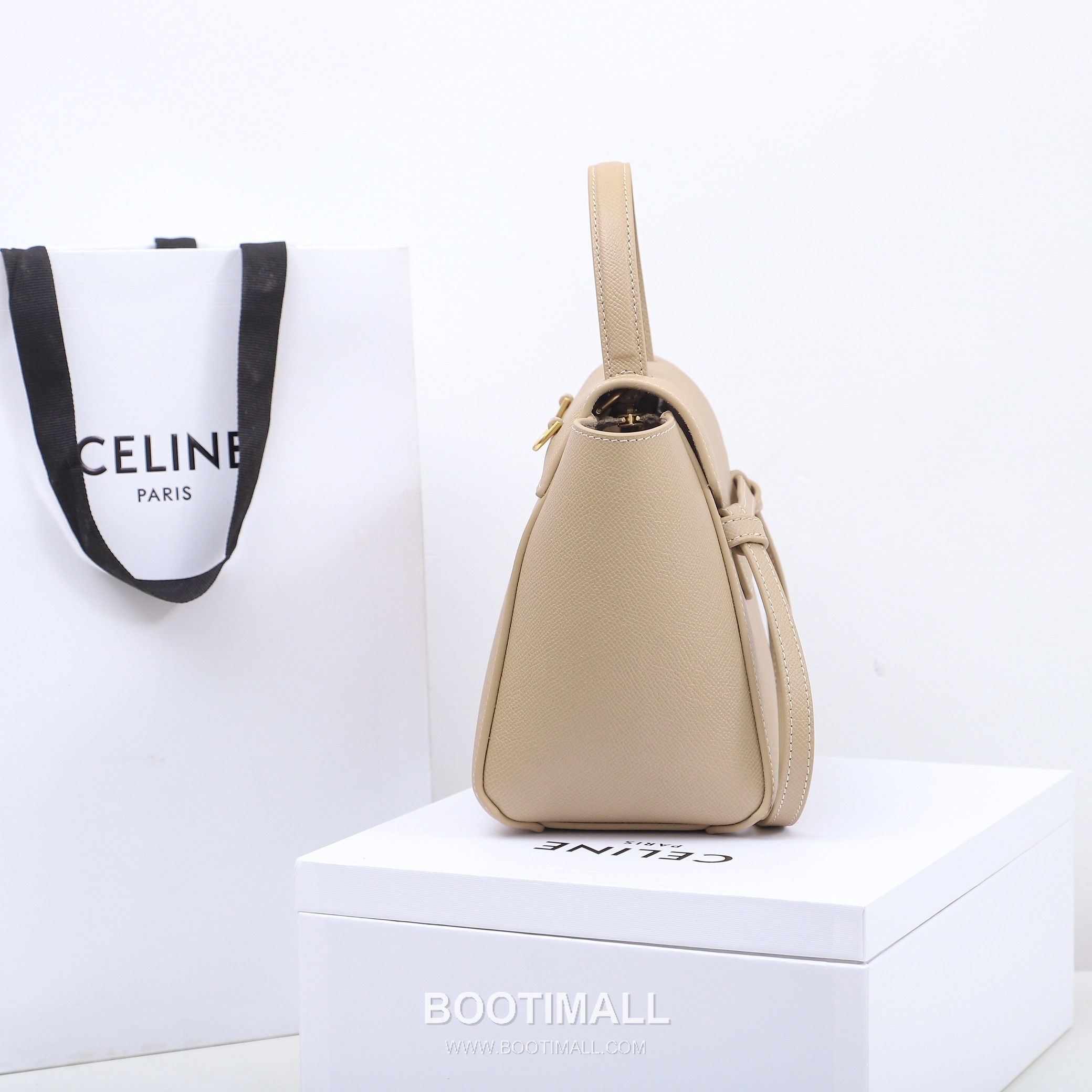 Celine Calfskin Leather Bucket Crossbody Bag with Flap Zip Strap Detail 셀린느 카프스킨 레더 버킷 크로스바디백 175519 20cm 3