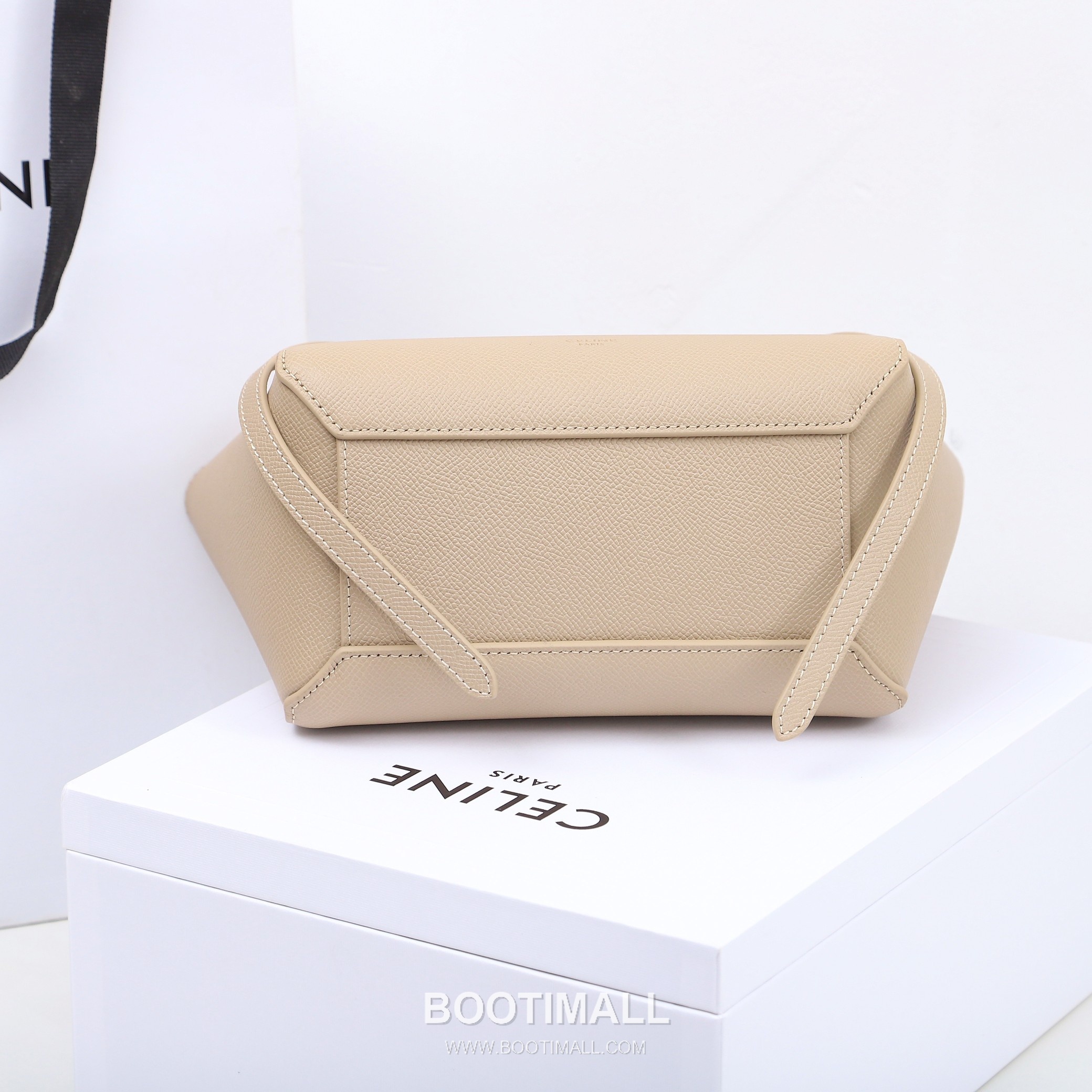 Celine Calfskin Leather Bucket Crossbody Bag with Flap Zip Strap Detail 셀린느 카프스킨 레더 버킷 크로스바디백 175519 20cm 7