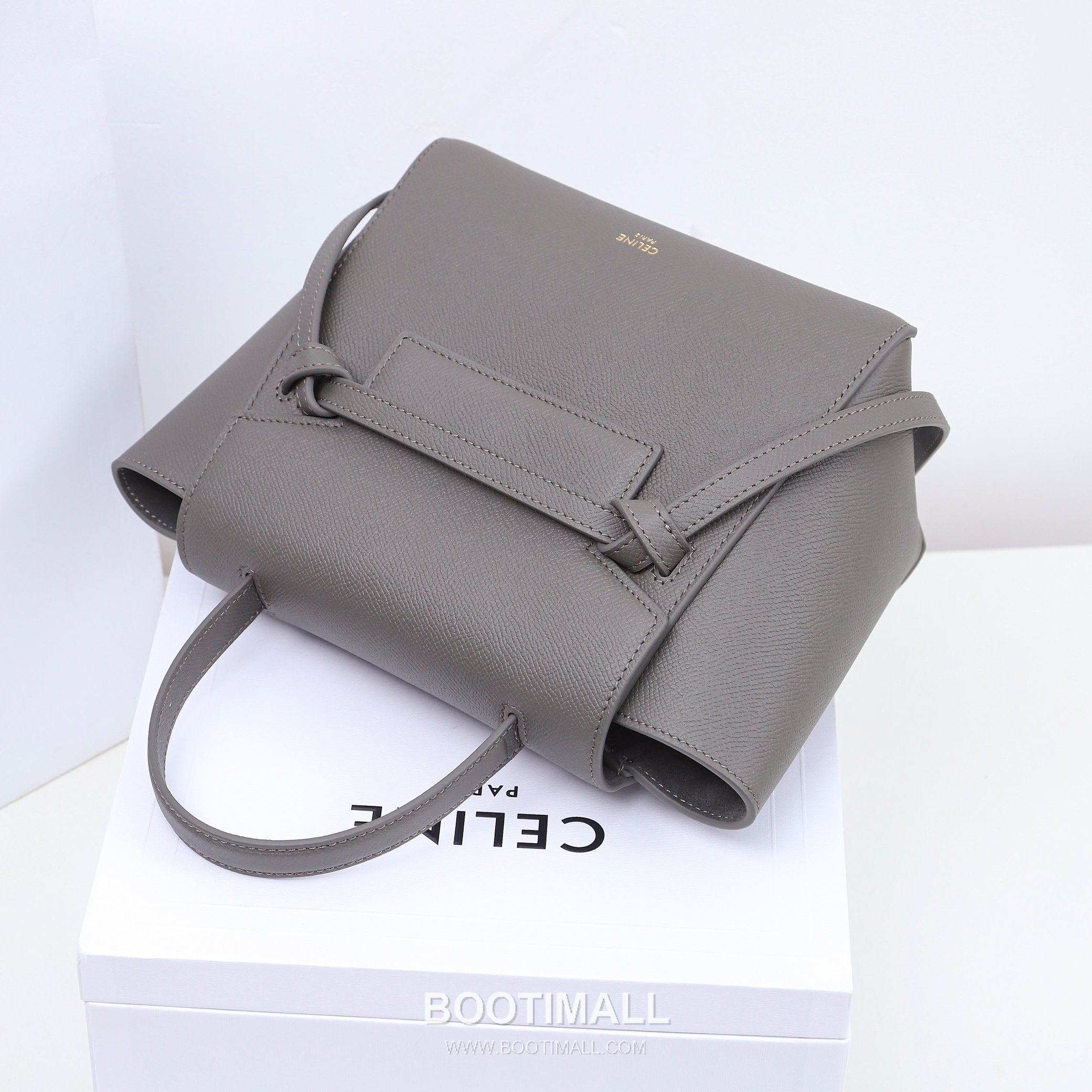 Celine Calfskin Leather Bucket Crossbody Bag with Flap Zip Strap Detail 셀린느 카프스킨 레더 버킷 크로스바디백 175519 20cm 6