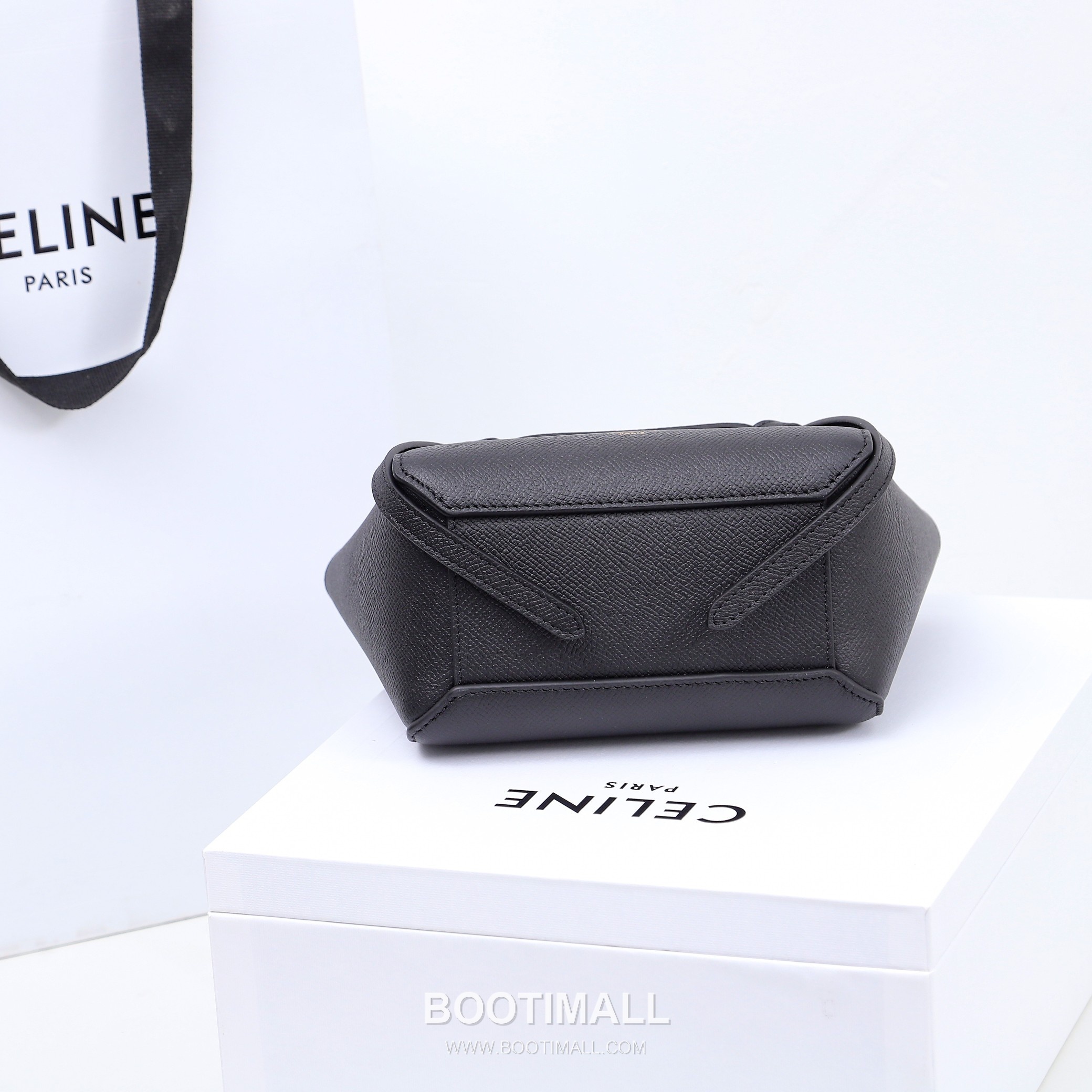 Celine Calfskin Leather Crossbody Bag with Flap Zip Strap Detail 셀린느 카프스킨 레더 크로스바디백 194263 15cm 7