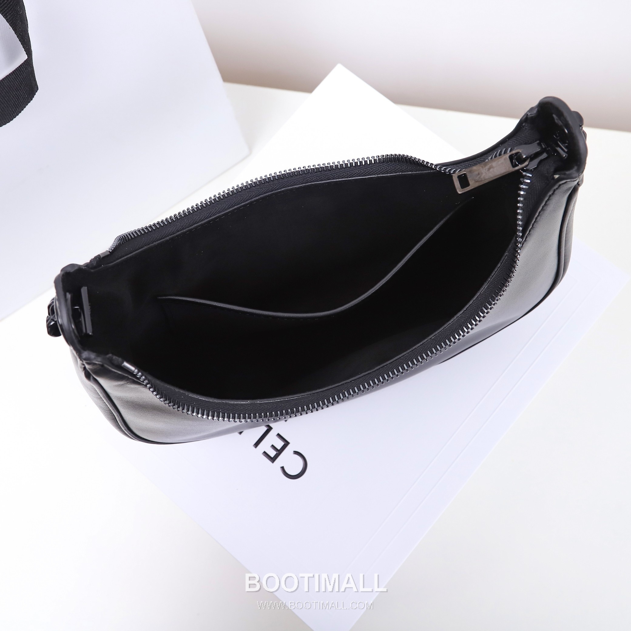 Celine Ava Calfskin Leather Shoulder Bag with Chain Strap Moon Shape Detail 셀린느 아바 카프스킨 레더 숄더백 199583 25cm 8