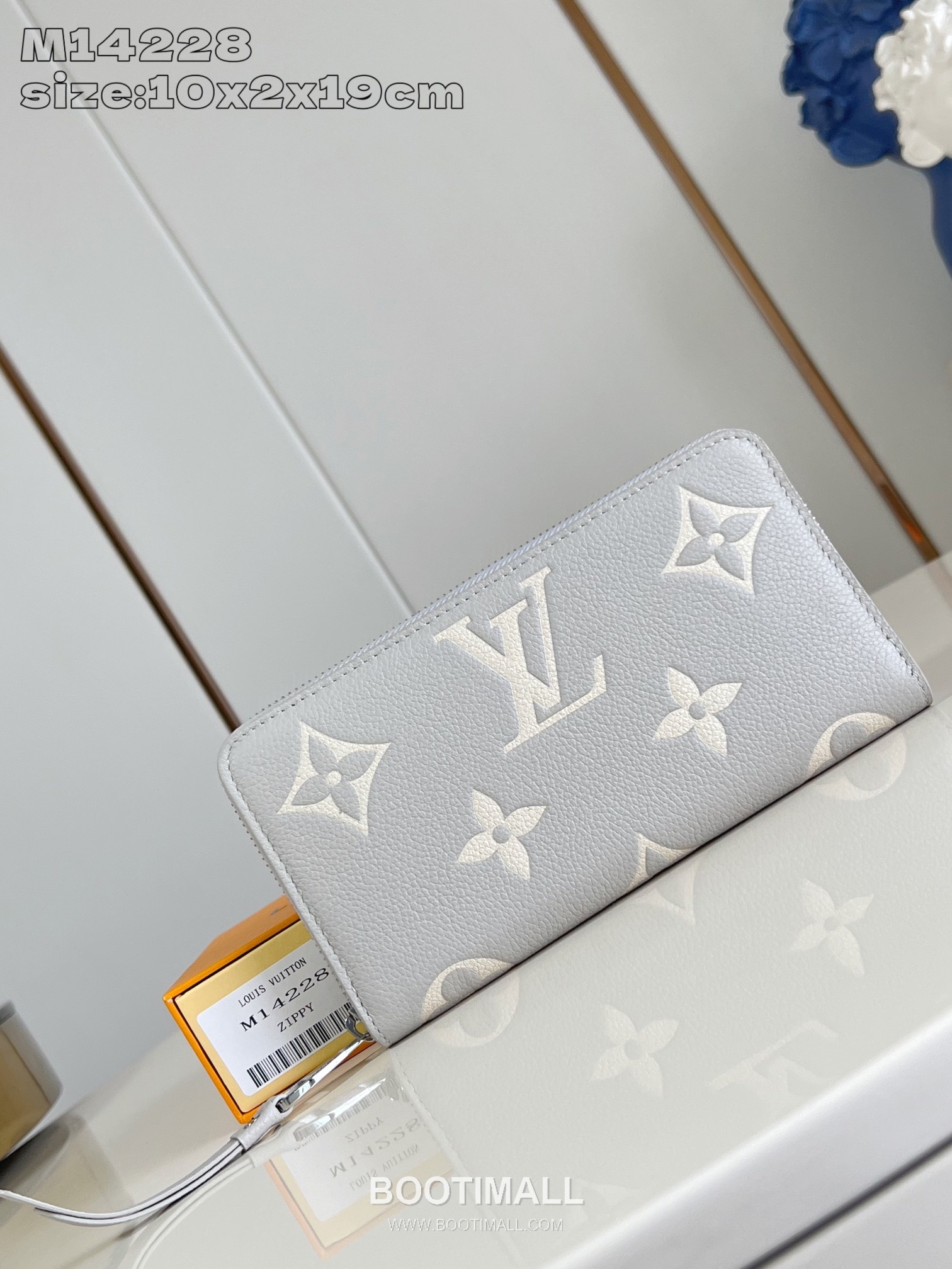 Louis Vuitton Zippy Monogram Empreinte Calfskin Leather Wallet with Zip Around Pocket Detail 루이비통 지피 모노그램 앙프렝뜨 카프스킨 레더 장지갑 M14228 19.5cm 1