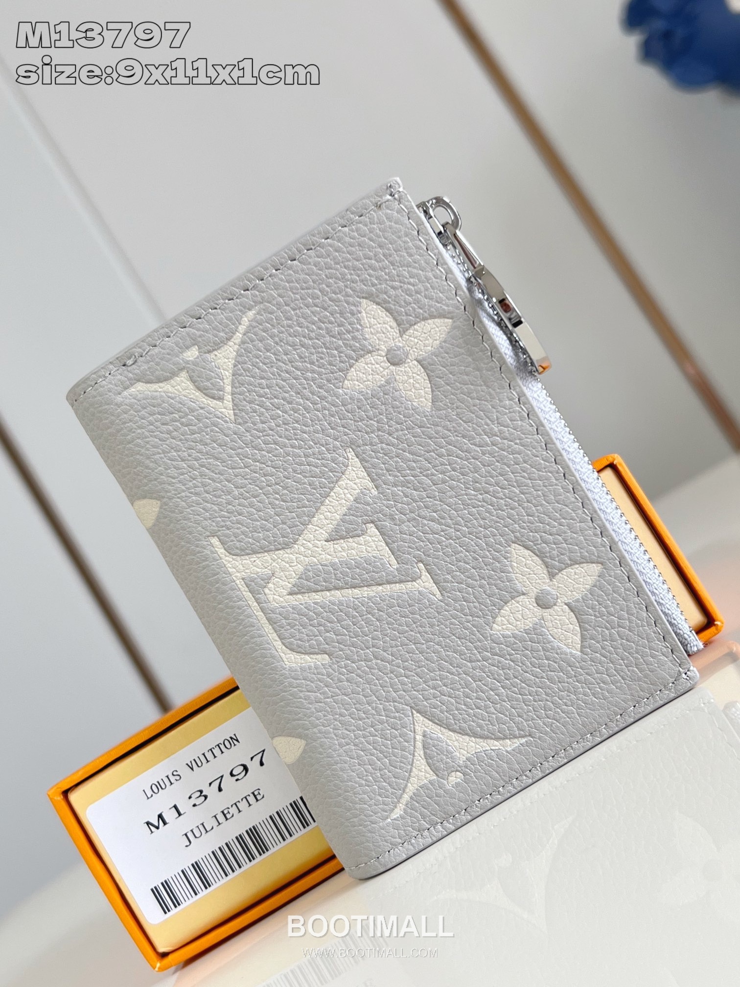 Louis Vuitton Lisa Wallet Monogram Empreinte Leather Compact Card Holder with Zip Pocket 루이비통 리사 모노그램 앙프렝뜨 레더 컴팩트 카드지갑 M13797 11.5cm 1