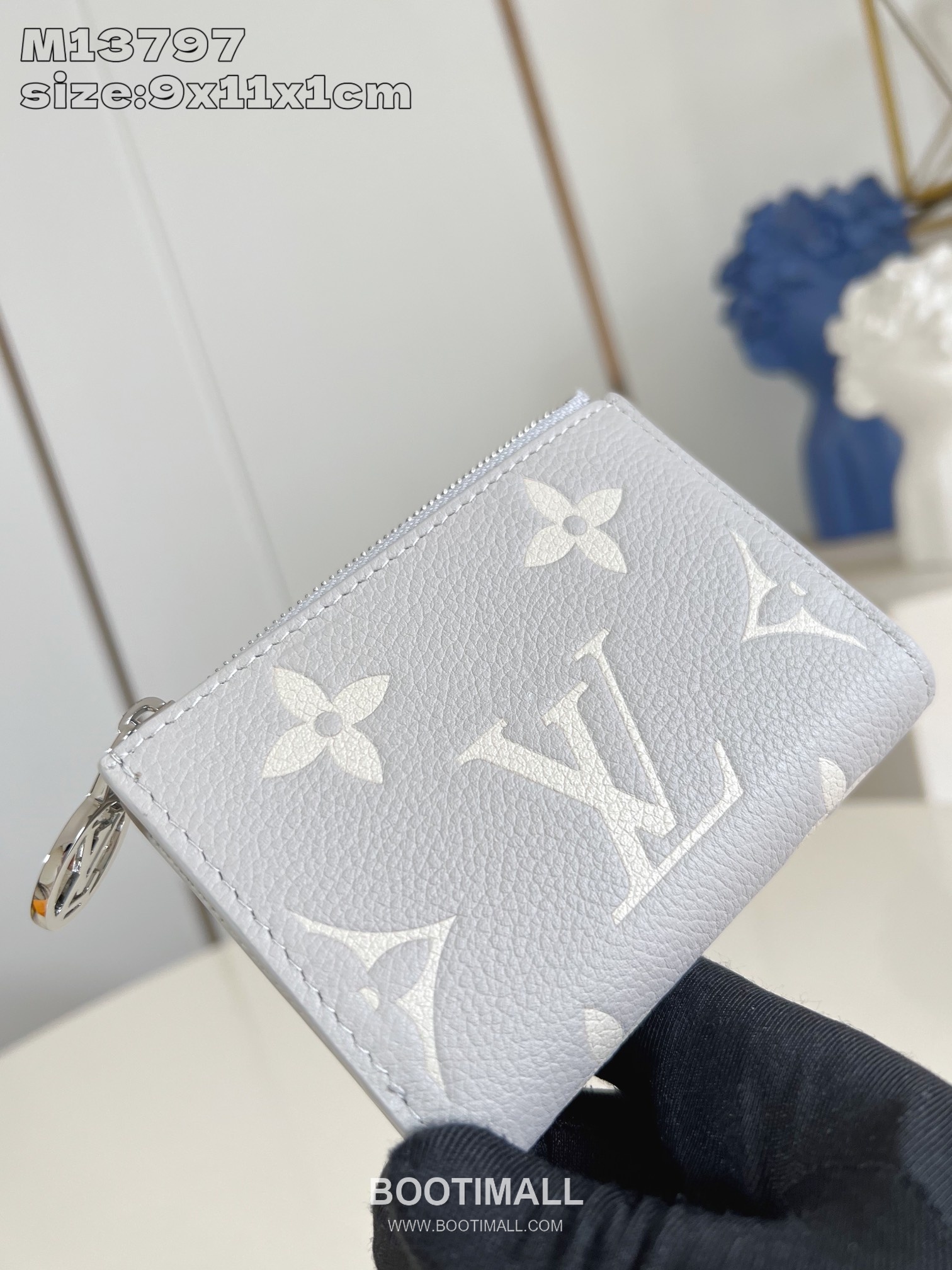 Louis Vuitton Lisa Wallet Monogram Empreinte Leather Compact Card Holder with Zip Pocket 루이비통 리사 모노그램 앙프렝뜨 레더 컴팩트 카드지갑 M13797 11.5cm 2