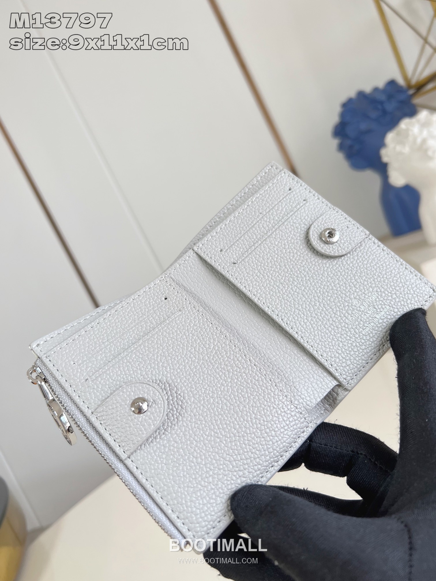 Louis Vuitton Lisa Wallet Monogram Empreinte Leather Compact Card Holder with Zip Pocket 루이비통 리사 모노그램 앙프렝뜨 레더 컴팩트 카드지갑 M13797 11.5cm 5