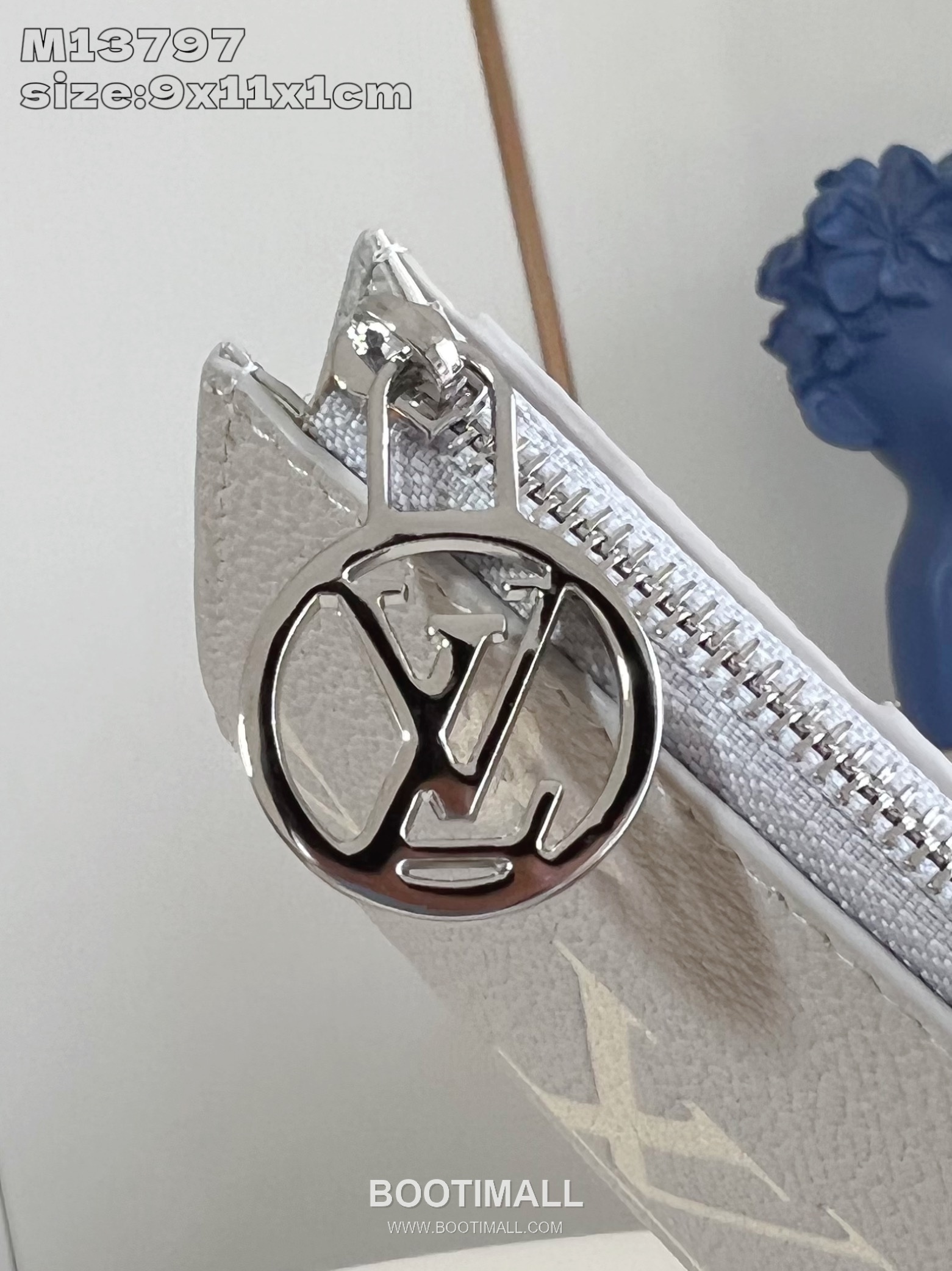 Louis Vuitton Lisa Wallet Monogram Empreinte Leather Compact Card Holder with Zip Pocket 루이비통 리사 모노그램 앙프렝뜨 레더 컴팩트 카드지갑 M13797 11.5cm 7