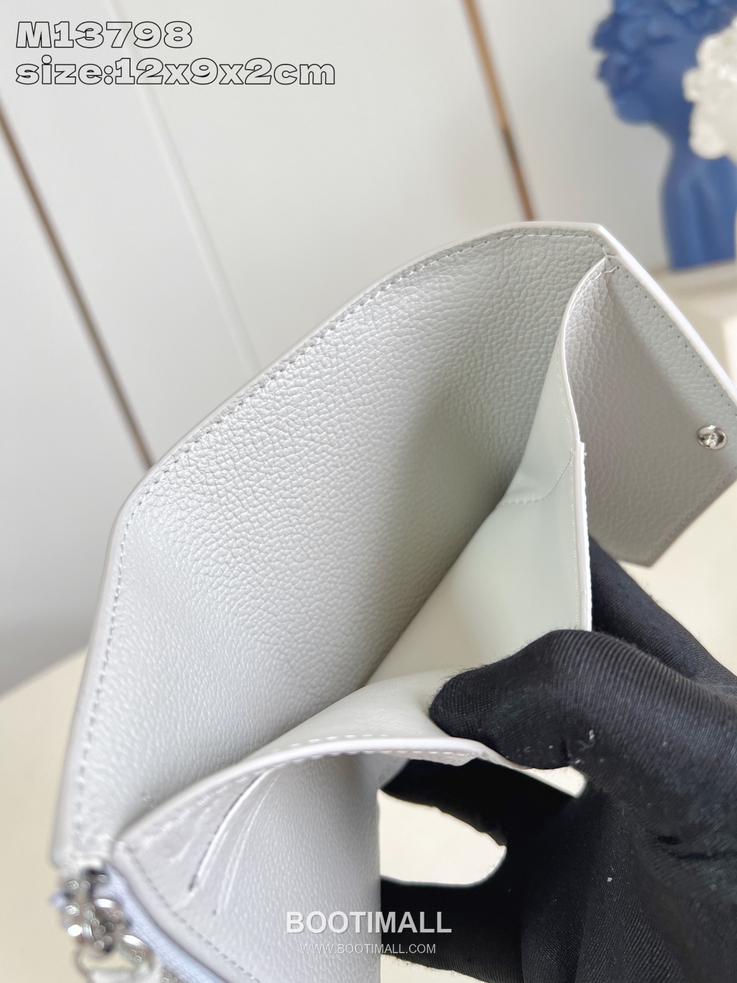 Louis Vuitton Victorine Wallet Monogram Empreinte Leather Snap Button Card Holder with Coin Pocket 루이비통 빅토린 모노그램 앙프렝뜨 레더 스냅 버튼 카드지갑 M13798 12cm 7