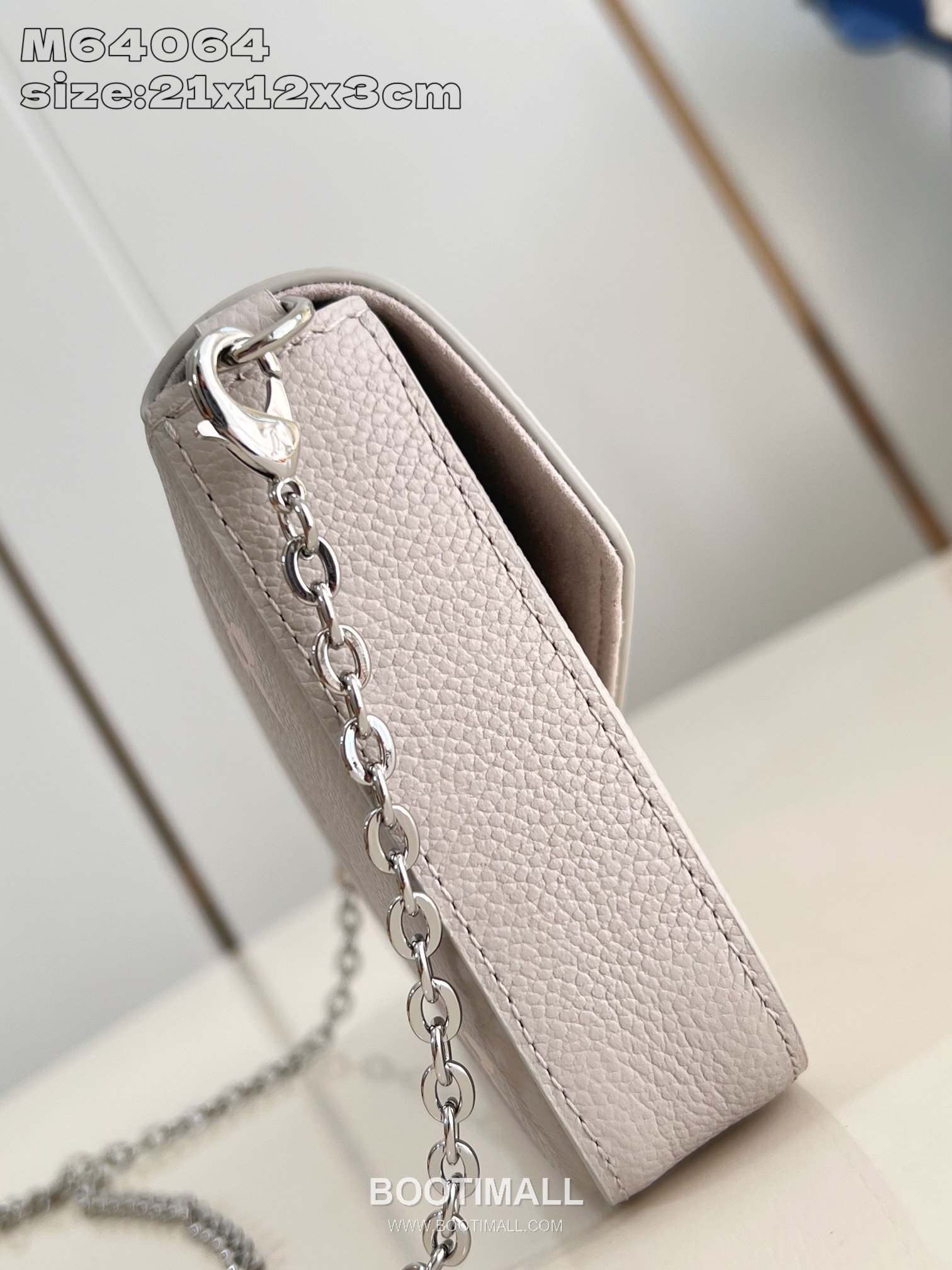 Louis Vuitton Pochette Félicie Chain Shoulder Bag Monogram Empreinte Leather Flap with Detachable Chain 루이비통 포쉐트 펠리시 모노그램 앙프렝뜨 레더 체인 숄더백 플랩 M14227 21cm 3