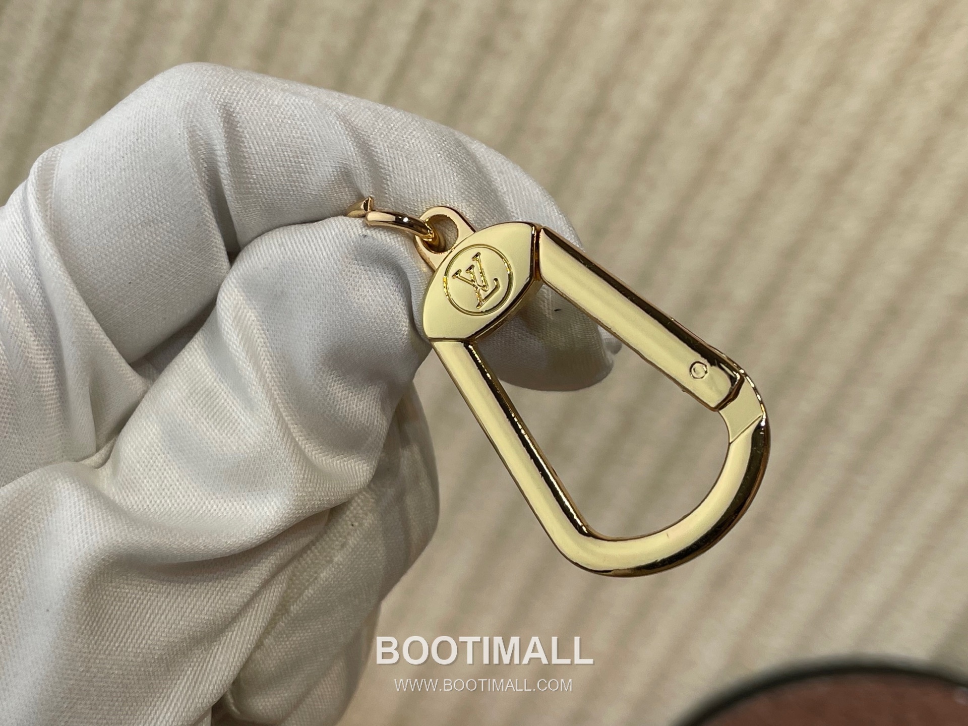 Louis Vuitton Key Pouch Monogram Multicolor Coated Canvas Zip Chain Key Holder 루이비통 모노그램 멀티컬러 코팅 캔버스 집 체인 키 파우치 M13664 12cm 4