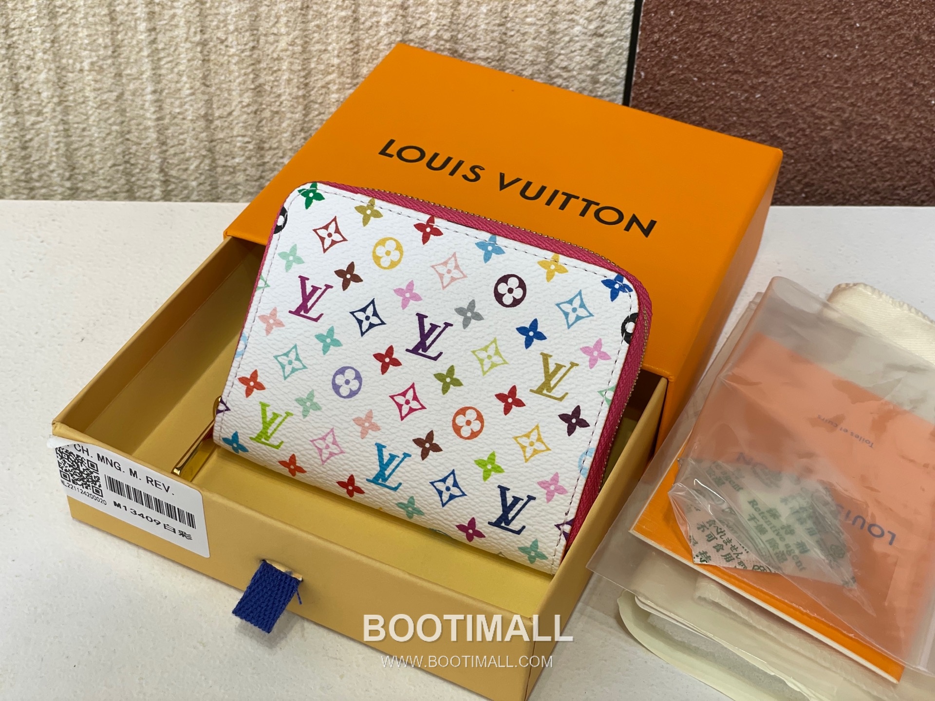 Louis Vuitton Zippy Coin Purse Monogram Multicolor Coated Canvas Zip Wallet with Card Slots 루이비통 지피 모노그램 멀티컬러 코팅 캔버스 집 코인지갑 카드슬롯 M13409 11cm 1