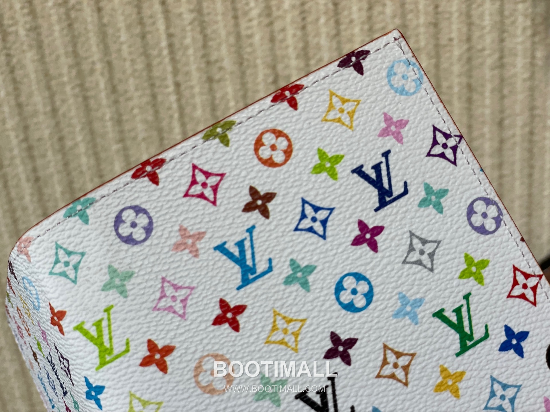 Louis Vuitton Passport Cover Monogram Multicolor Coated Canvas Calfskin Leather Organizer with Card Slots 루이비통 여권커버 모노그램 멀티컬러 코팅 캔버스 카프스킨 레더 오거나이저 M14178 14cm 4