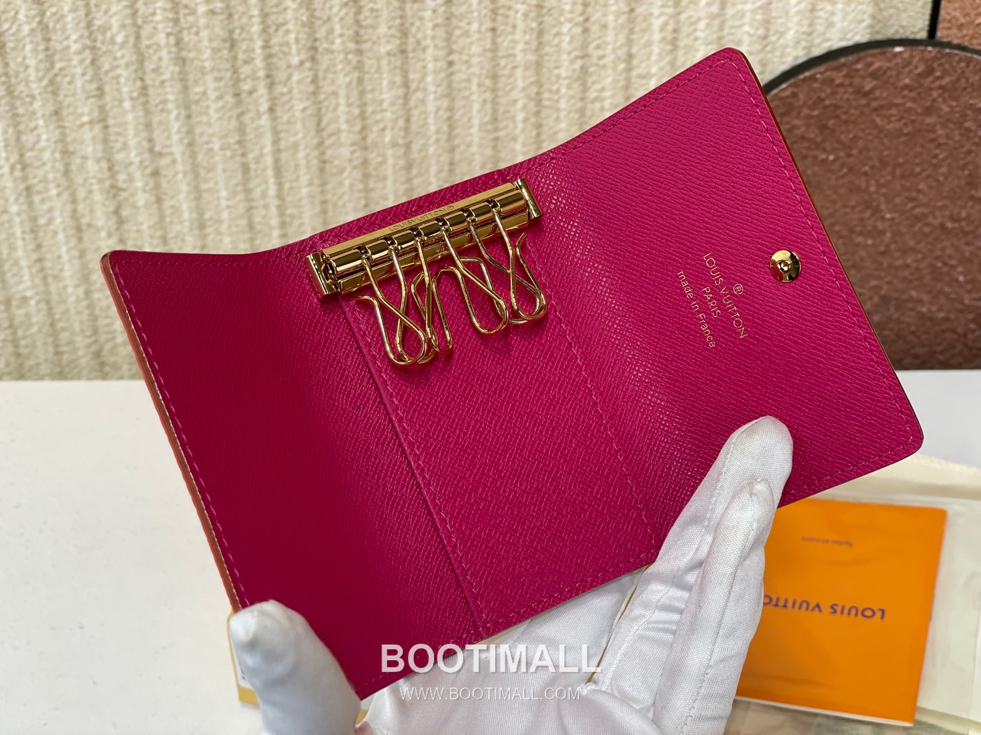 Louis Vuitton Multicle 6 Key Holder Monogram Multicolor Canvas Leather Snap Button Key Case 루이비통 멀티클 6 모노그램 멀티컬러 캔버스 레더 스냅 키케이스 M14092 12cm 5