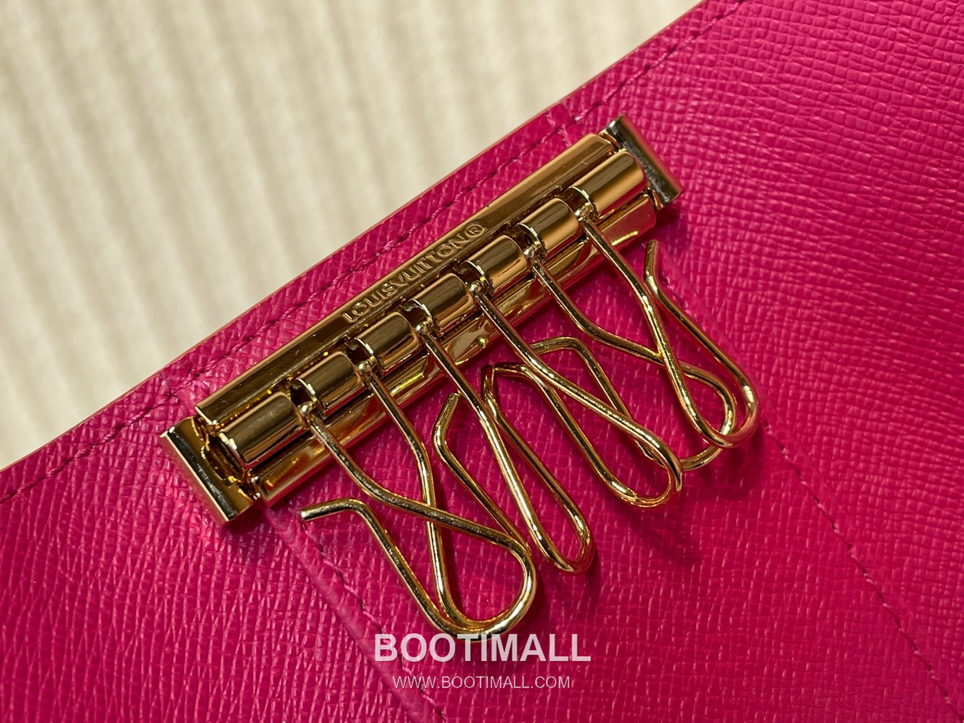 Louis Vuitton Multicle 6 Key Holder Monogram Multicolor Canvas Leather Snap Button Key Case 루이비통 멀티클 6 모노그램 멀티컬러 캔버스 레더 스냅 키케이스 M14092 12cm 6