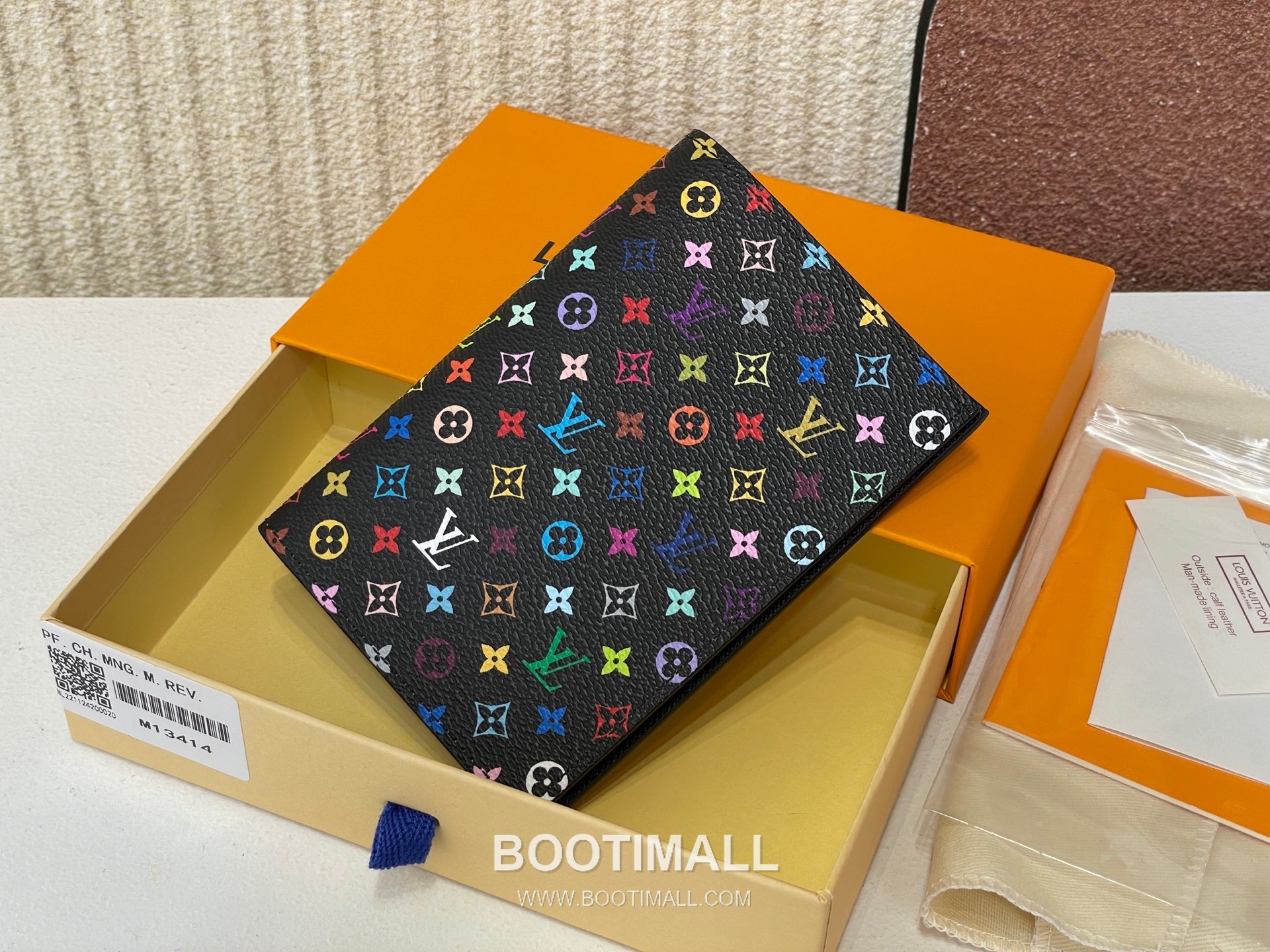 Louis Vuitton Passport Cover Monogram Multicolor Coated Canvas Calfskin Leather Organizer with Card Slots 루이비통 여권커버 모노그램 멀티컬러 코팅 캔버스 카프스킨 레더 오거나이저 M13414 14cm 1